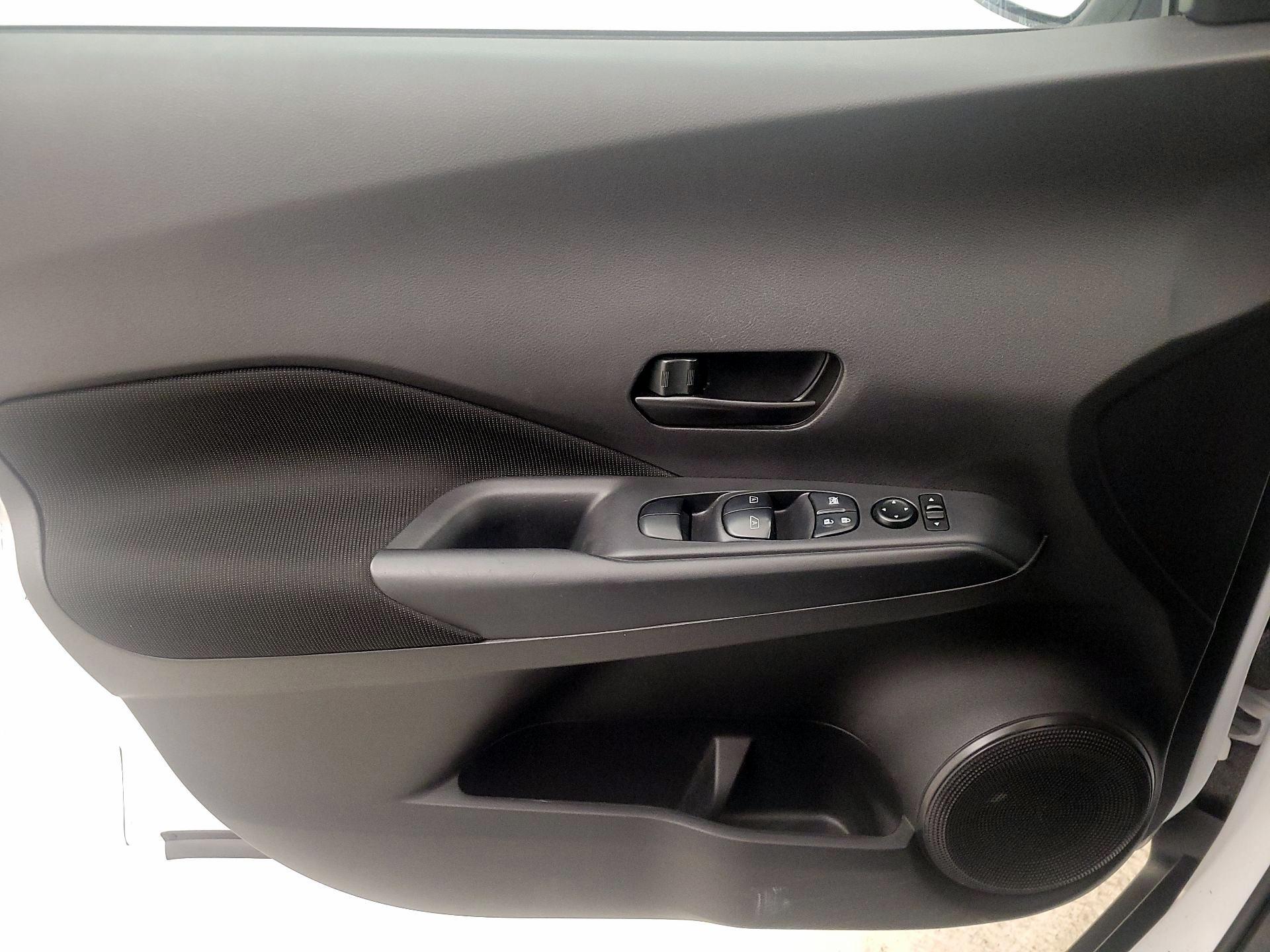 Thumbnail: 2023 Nissan Kicks - 12