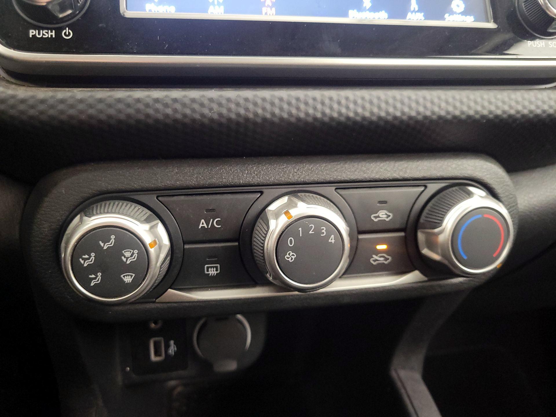 Thumbnail: 2023 Nissan Kicks - 16