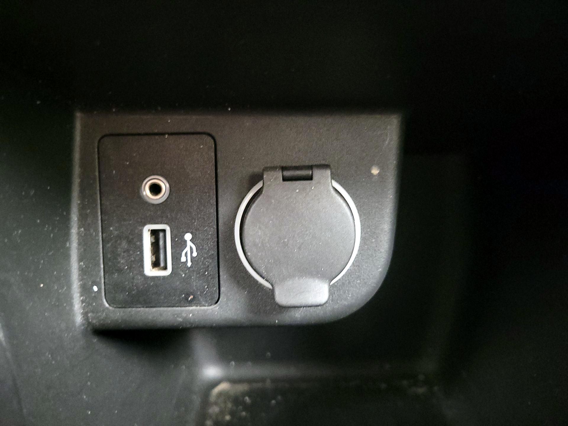 Thumbnail: 2023 Nissan Kicks - 18