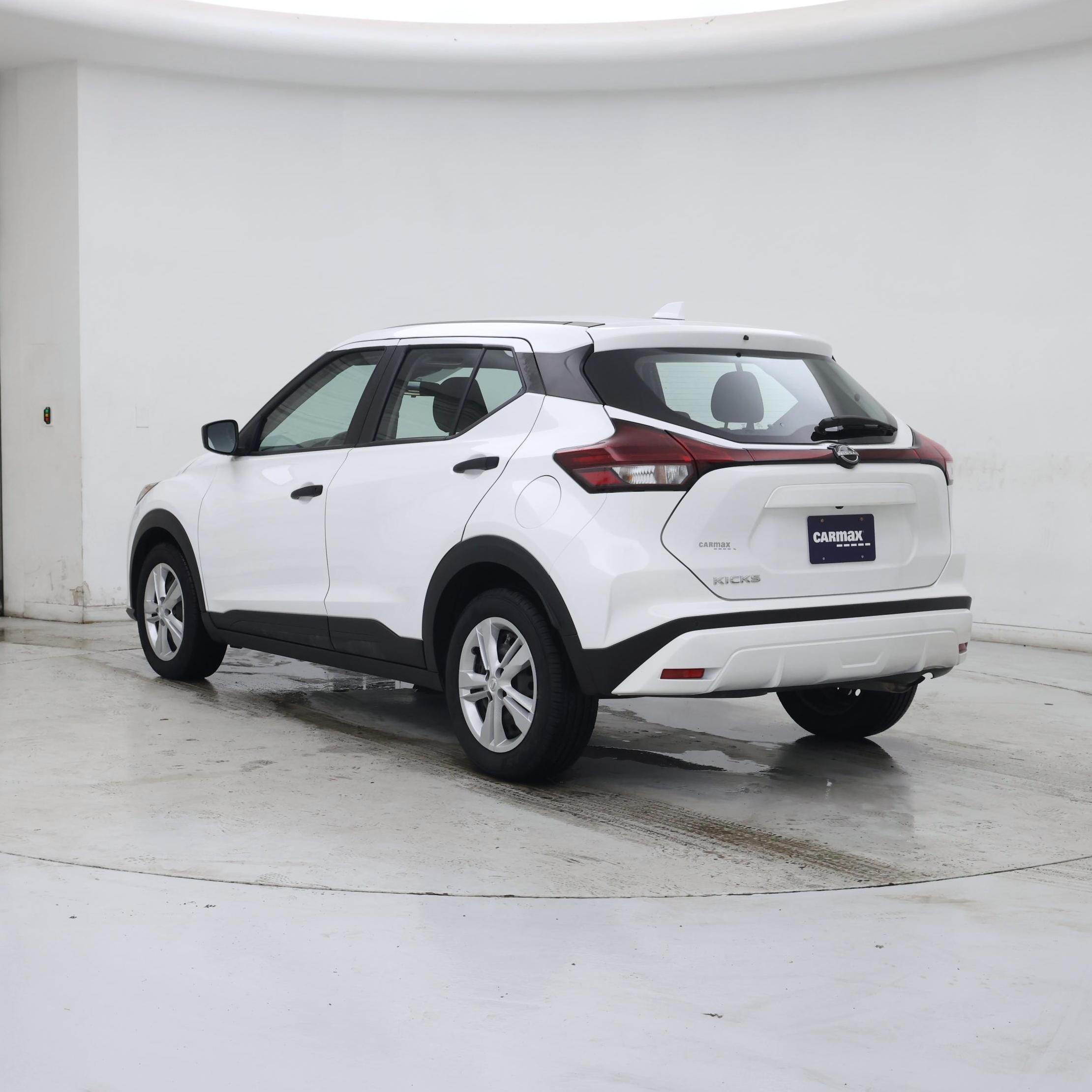 Thumbnail: 2023 Nissan Kicks - 2