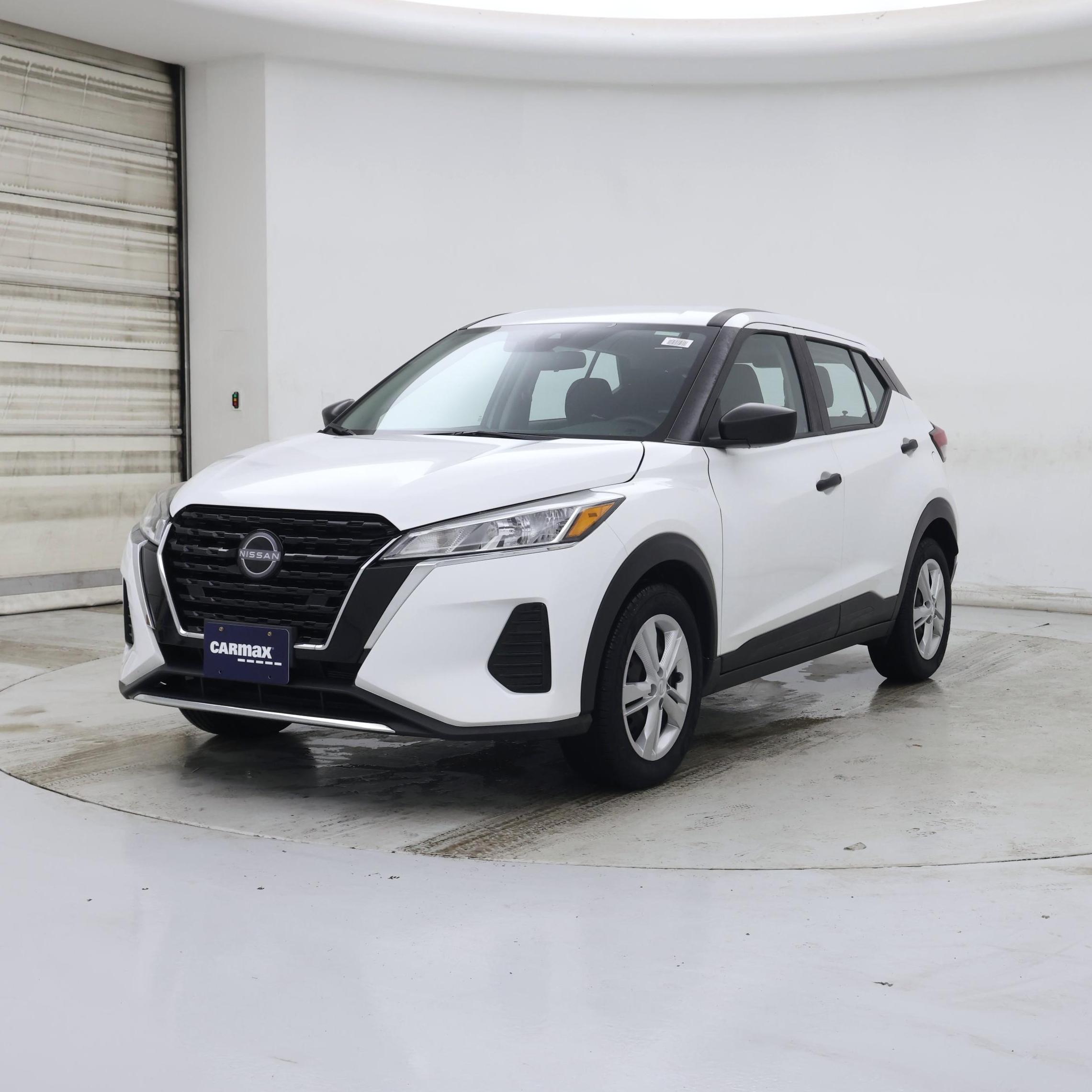 Thumbnail: 2023 Nissan Kicks - 4