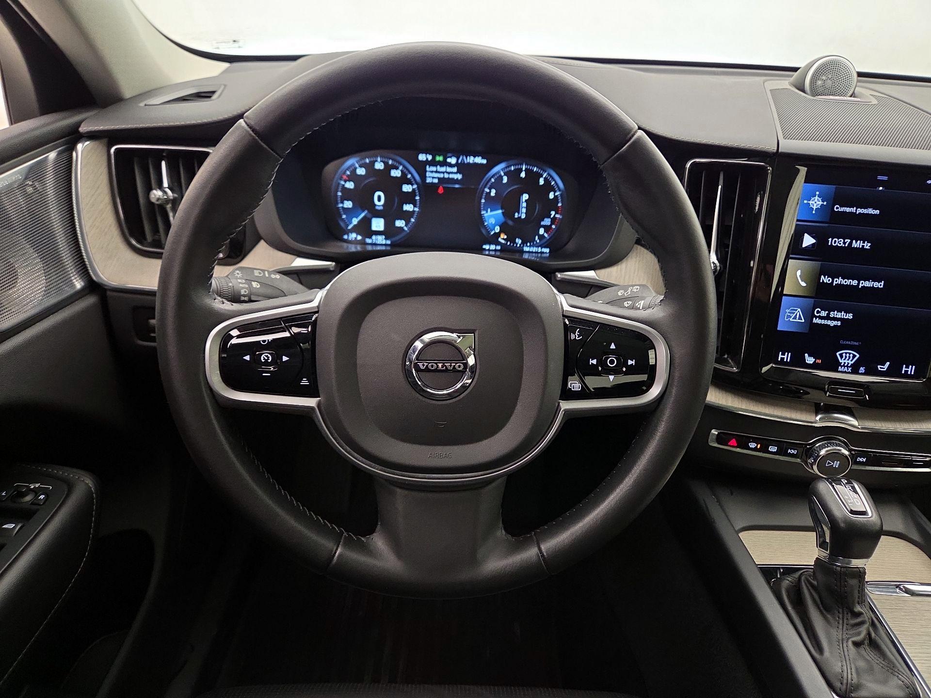 Thumbnail: 2021 Volvo XC60 - 10