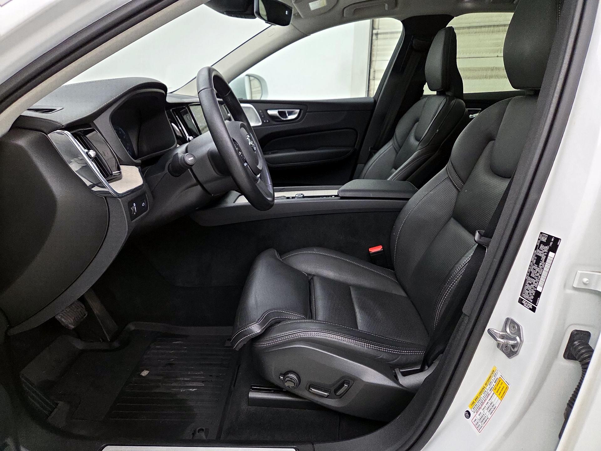 Thumbnail: 2021 Volvo XC60 - 11