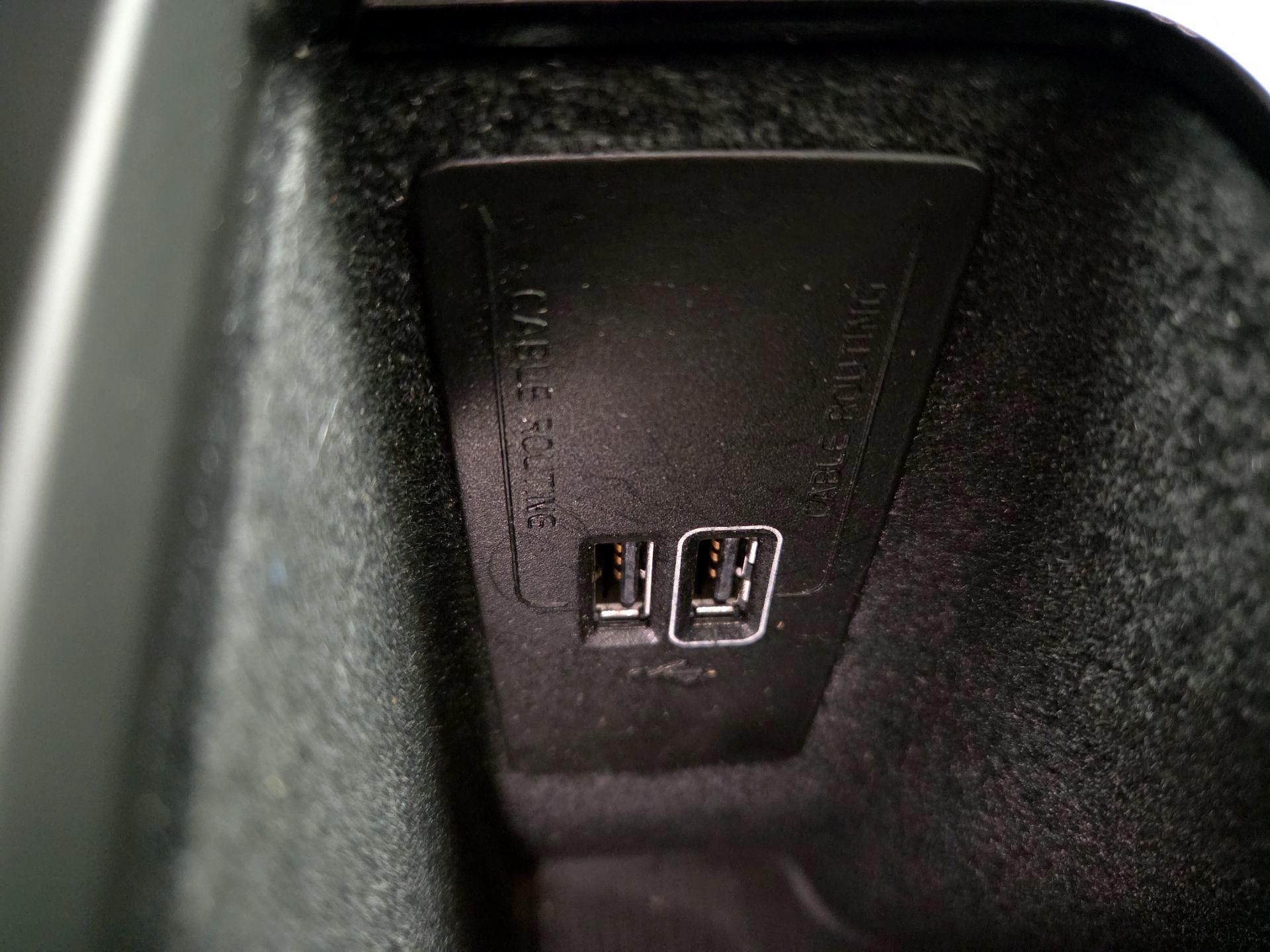 Thumbnail: 2021 Volvo XC60 - 18