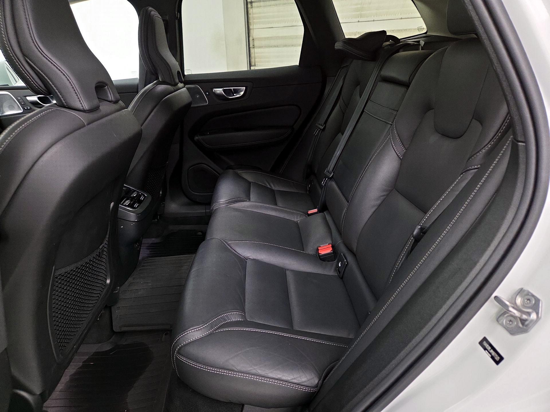 Thumbnail: 2021 Volvo XC60 - 20