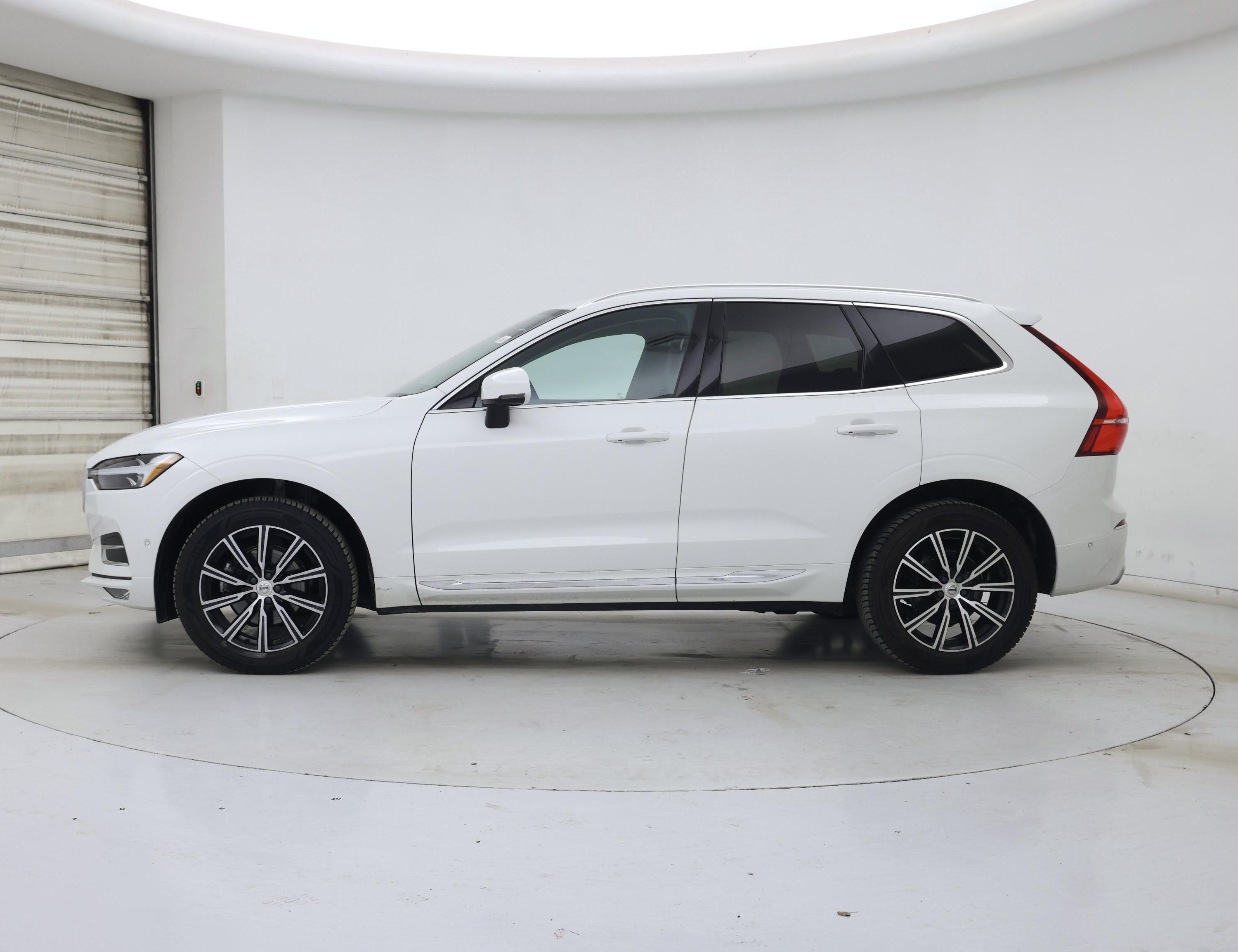 Thumbnail: 2021 Volvo XC60 - 3