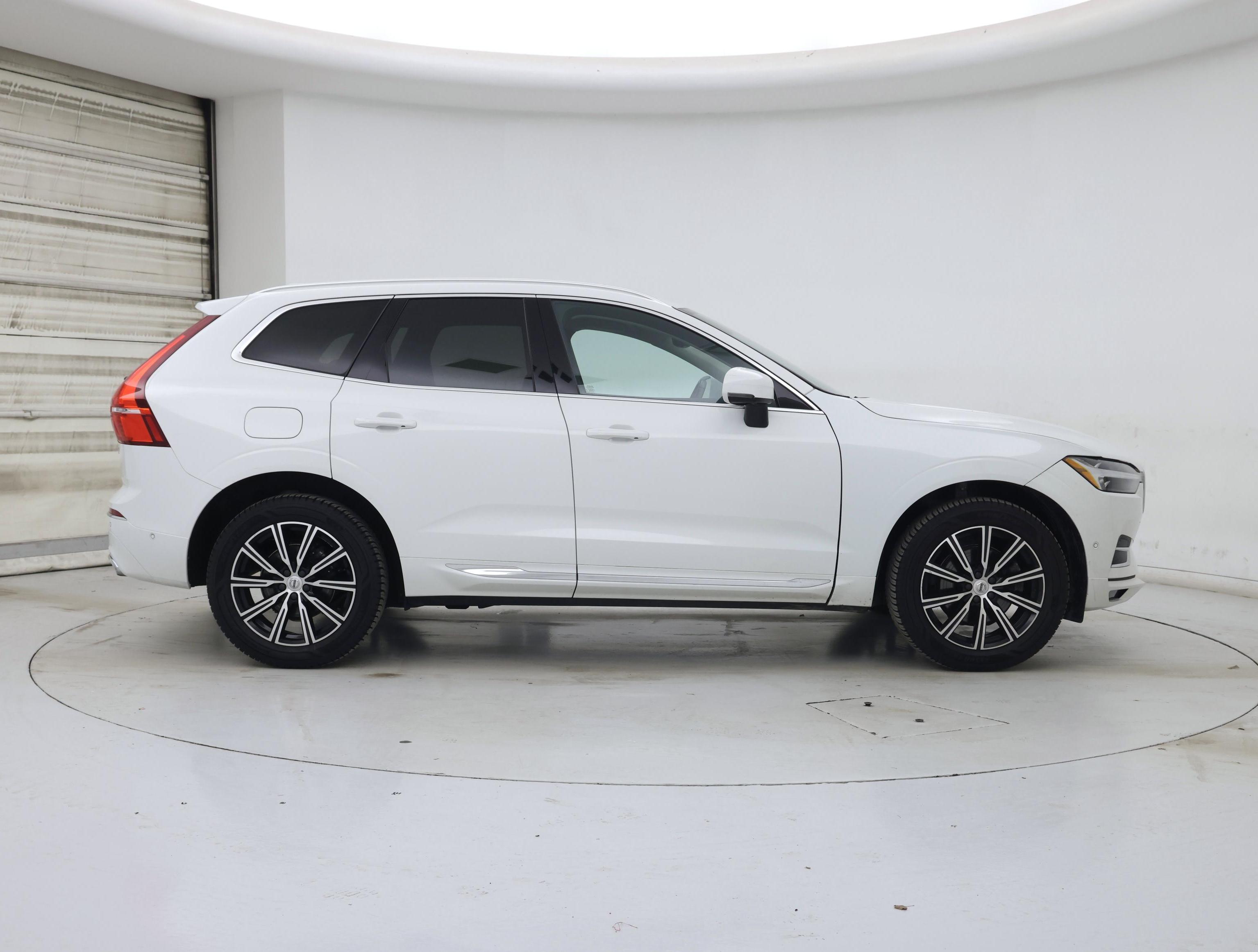 Thumbnail: 2021 Volvo XC60 - 7