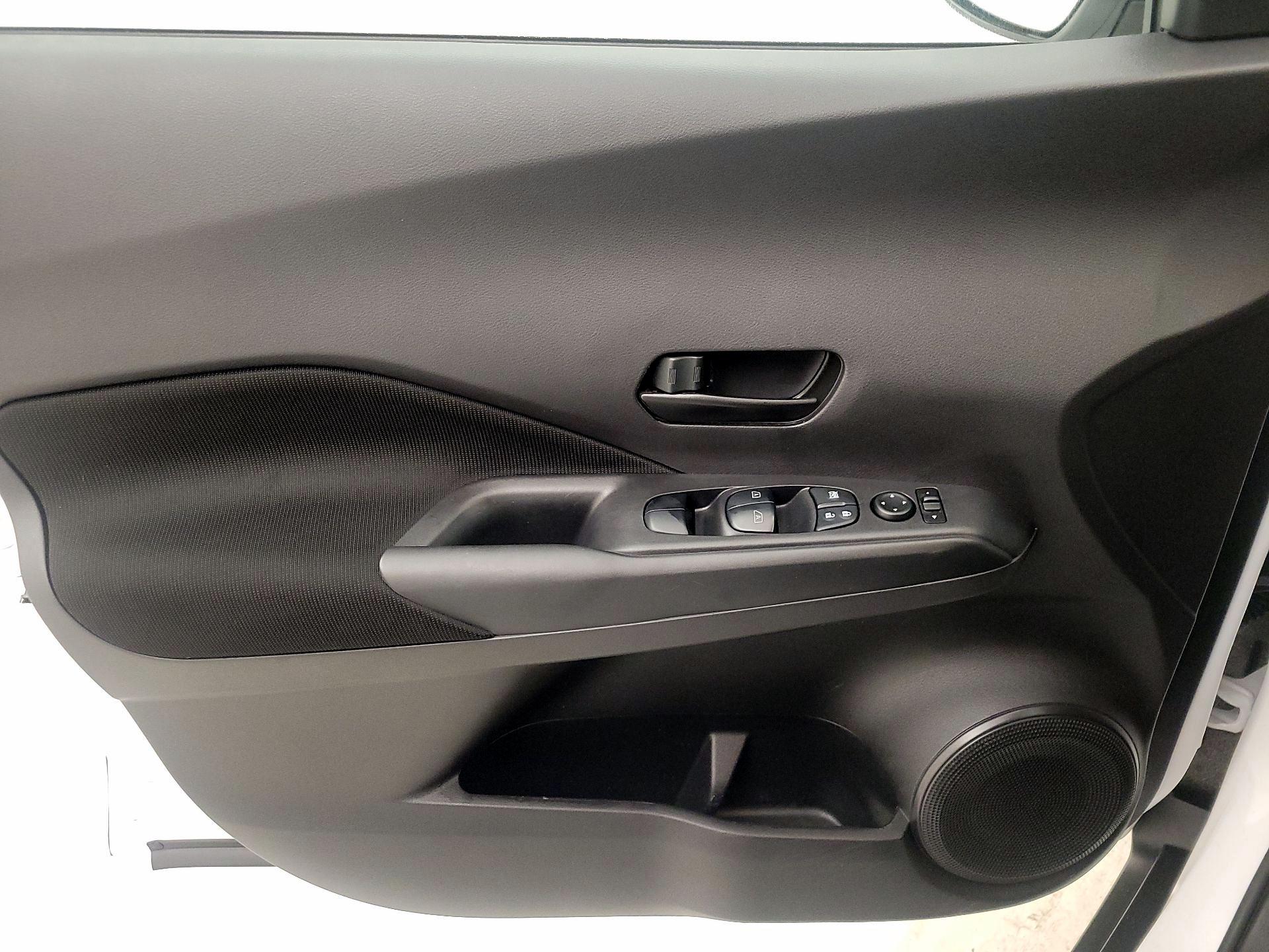 Thumbnail: 2023 Nissan Kicks - 12