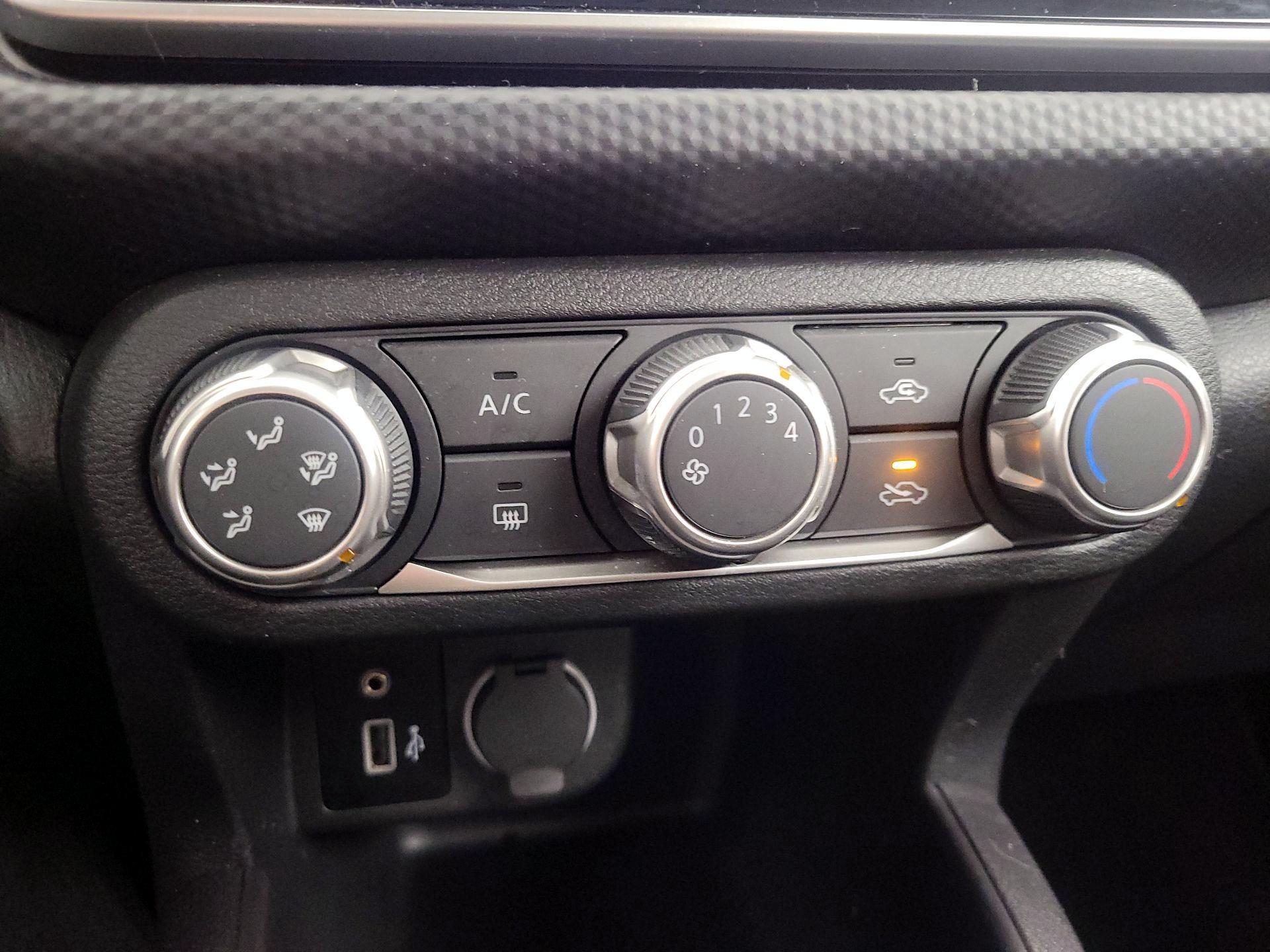 Thumbnail: 2023 Nissan Kicks - 16