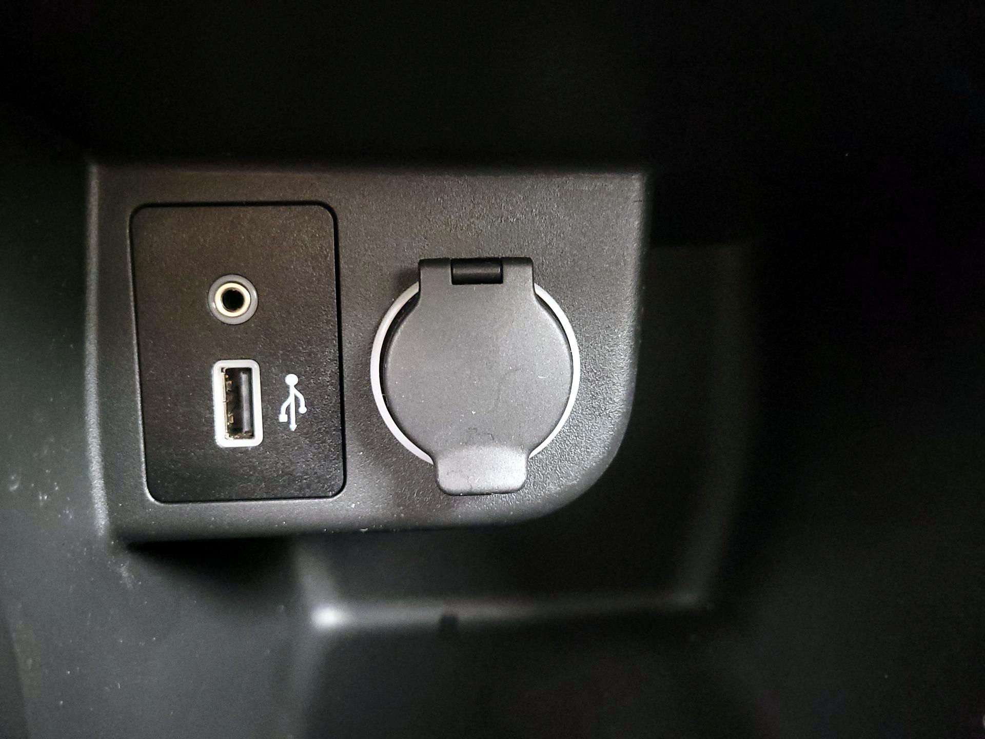 Thumbnail: 2023 Nissan Kicks - 18