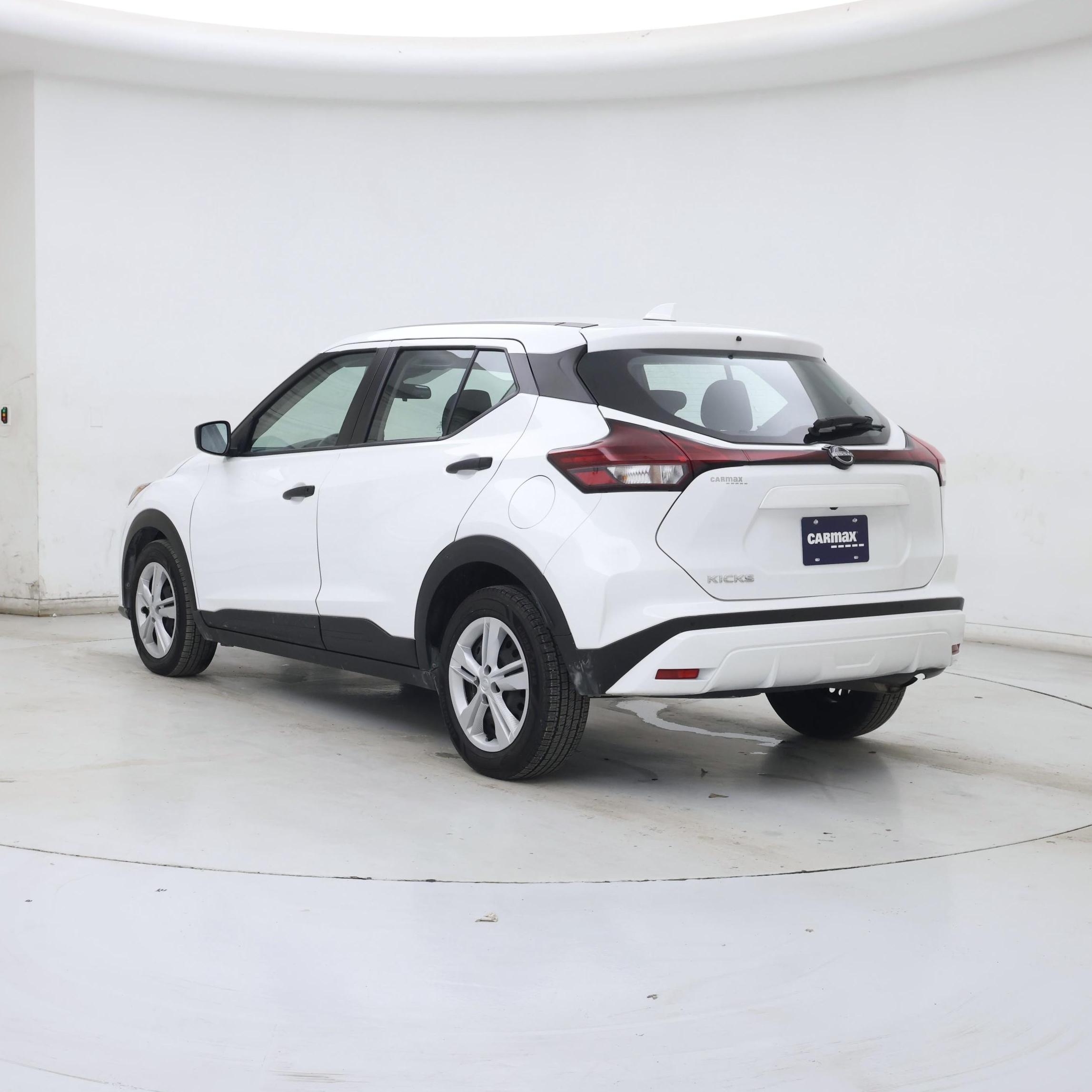 Thumbnail: 2023 Nissan Kicks - 2