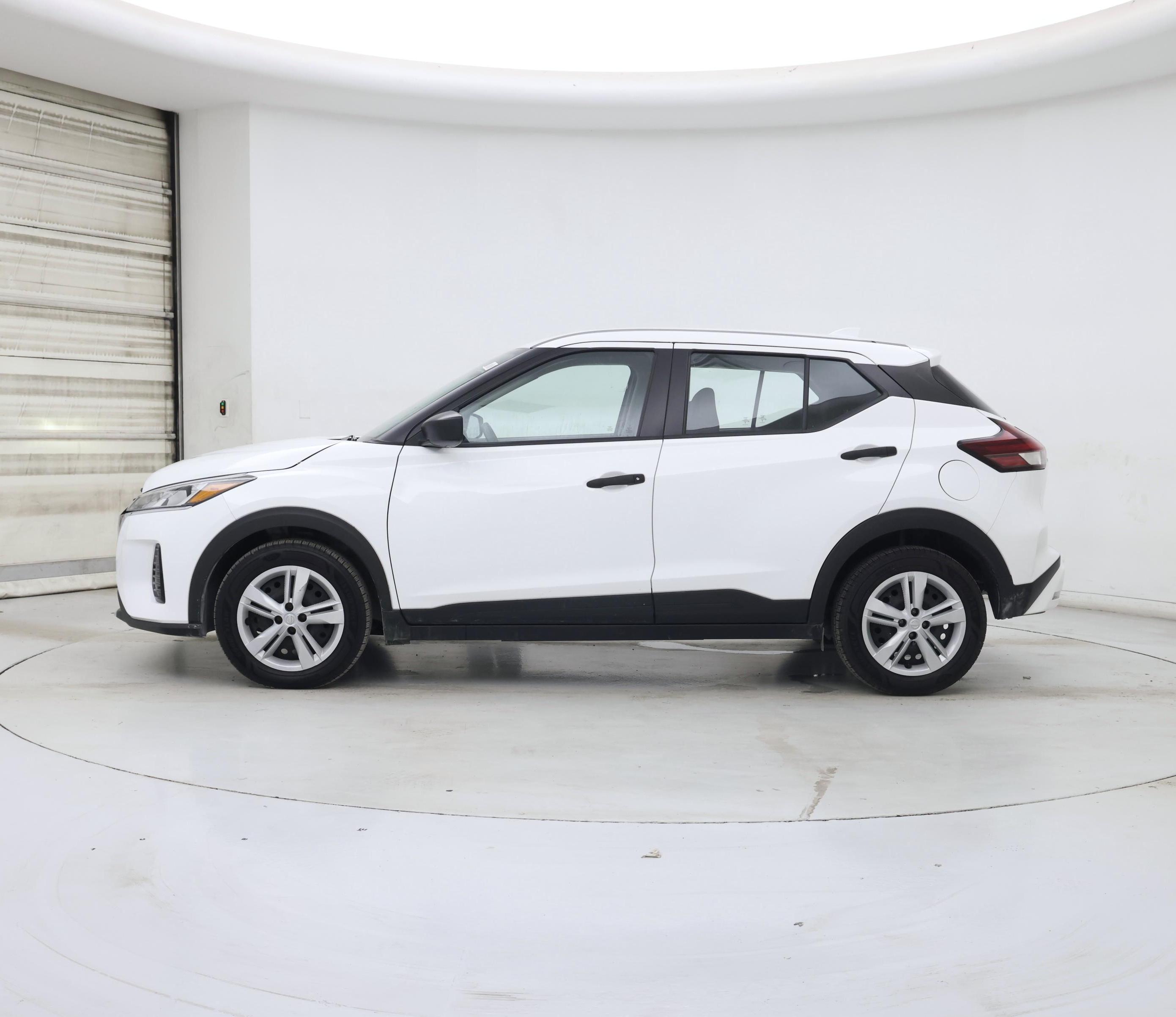 Thumbnail: 2023 Nissan Kicks - 3