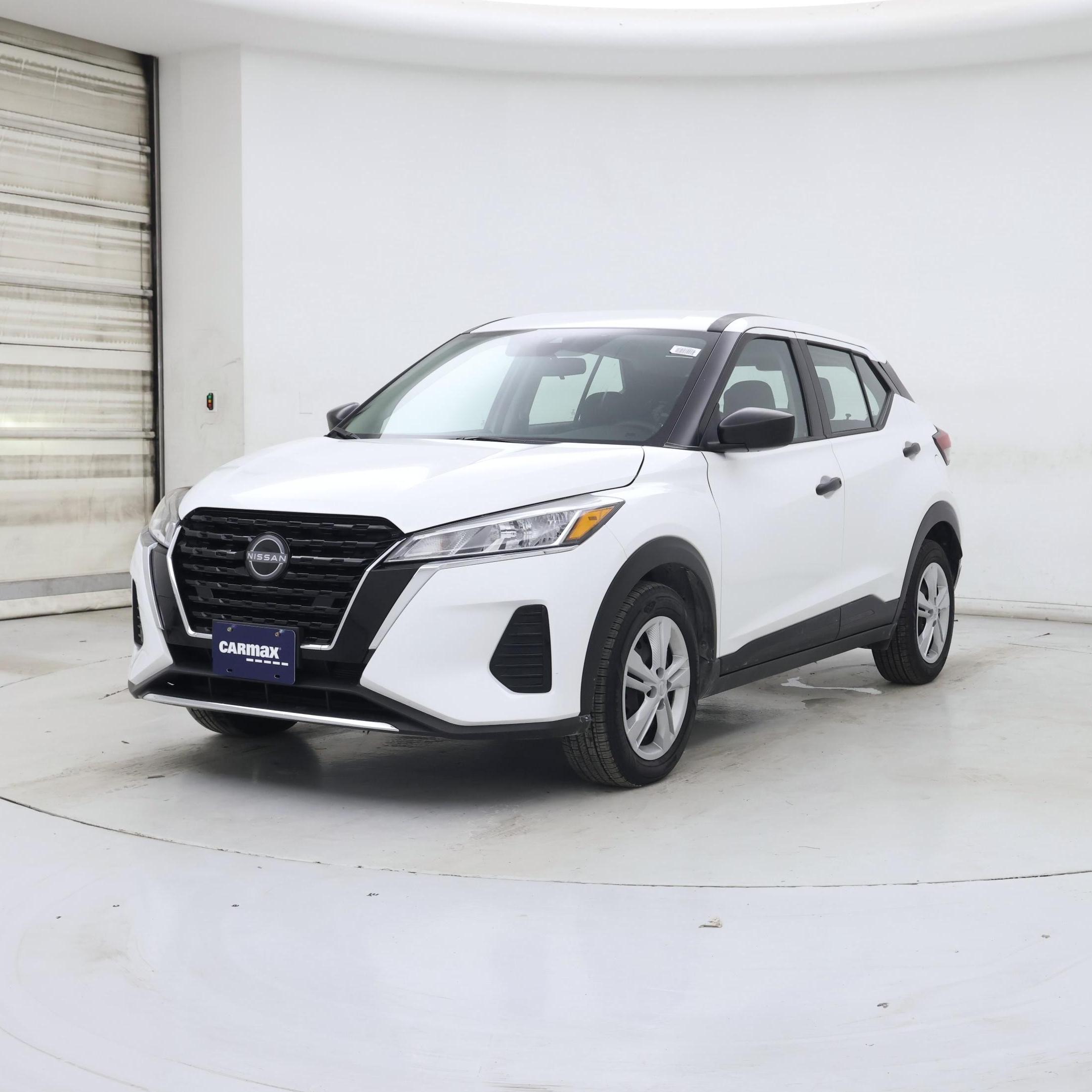 Thumbnail: 2023 Nissan Kicks - 4