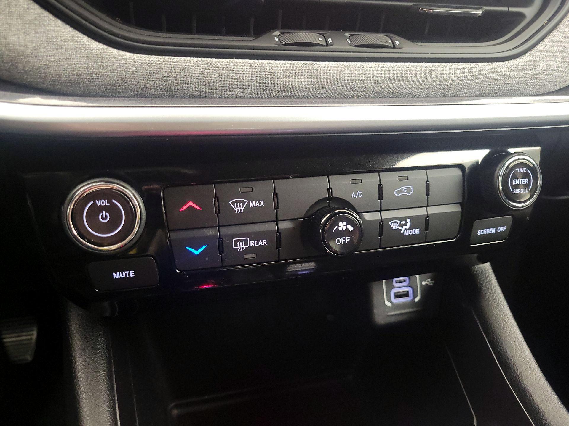 Thumbnail: 2022 Jeep Compass - 16