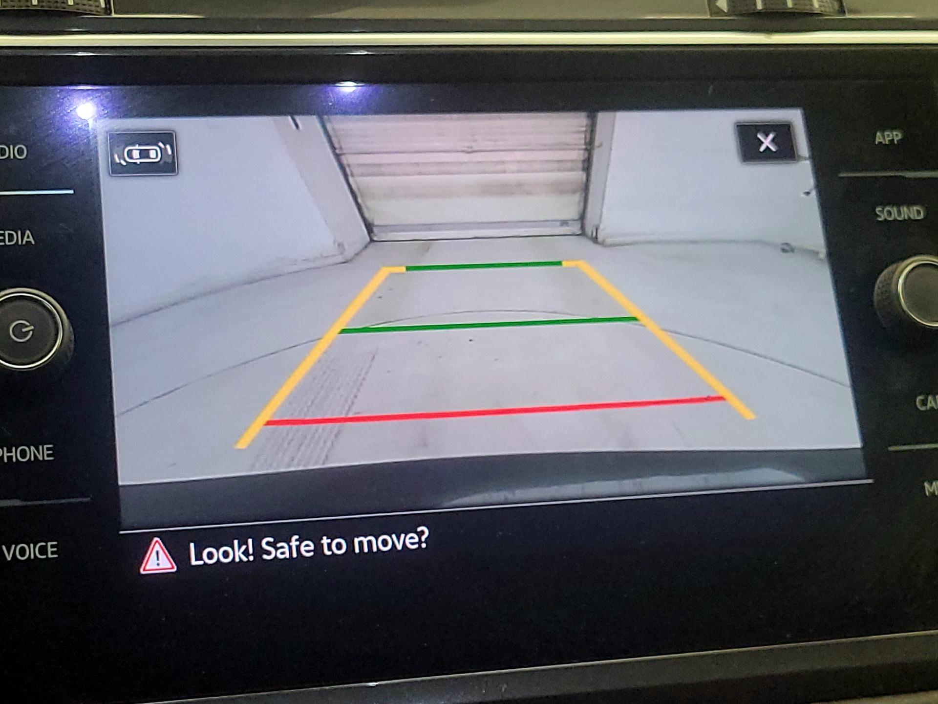 Thumbnail: 2022 Volkswagen Tiguan - 14