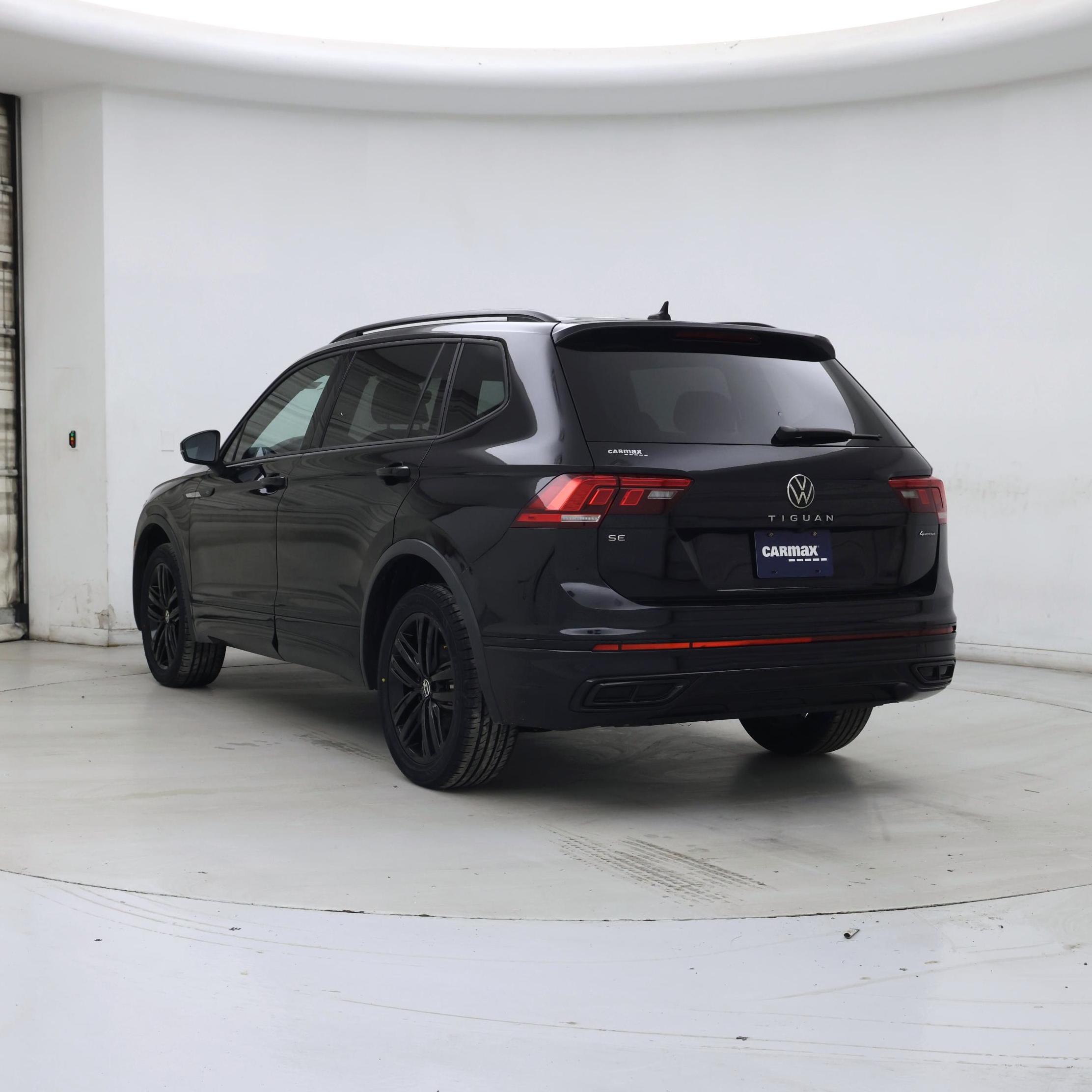 Thumbnail: 2022 Volkswagen Tiguan - 2