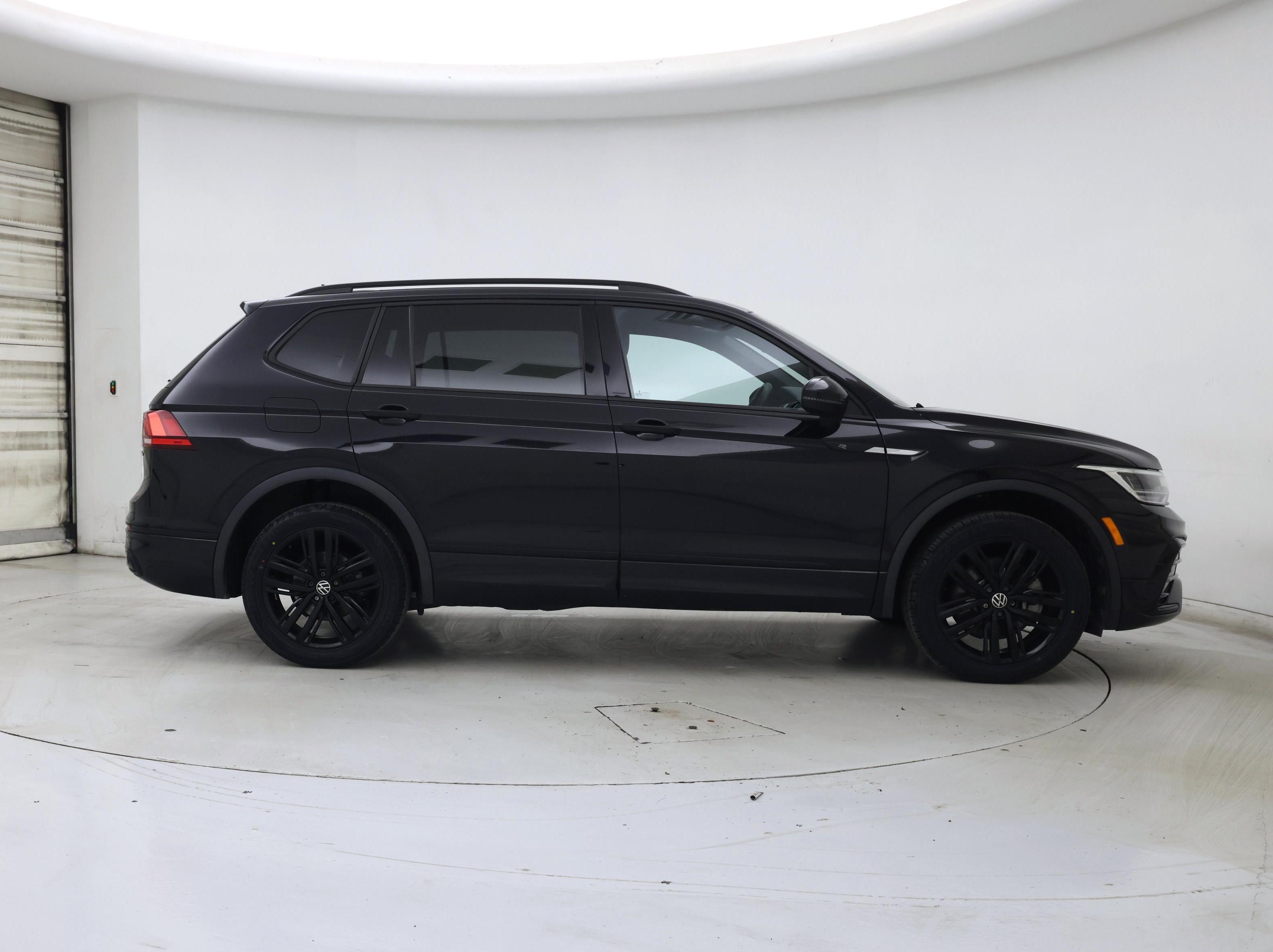 Thumbnail: 2022 Volkswagen Tiguan - 7