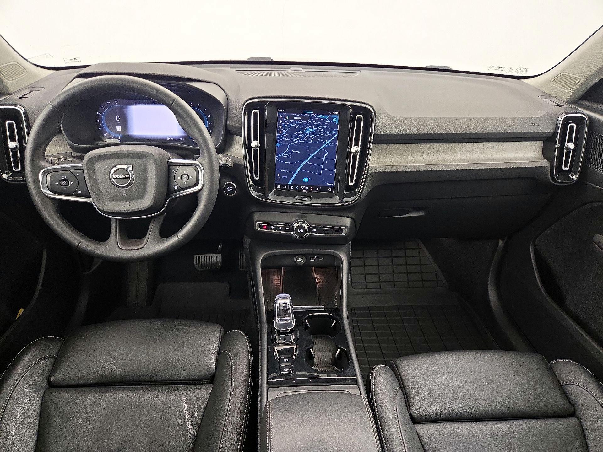 Thumbnail: 2023 Volvo XC40 - 9