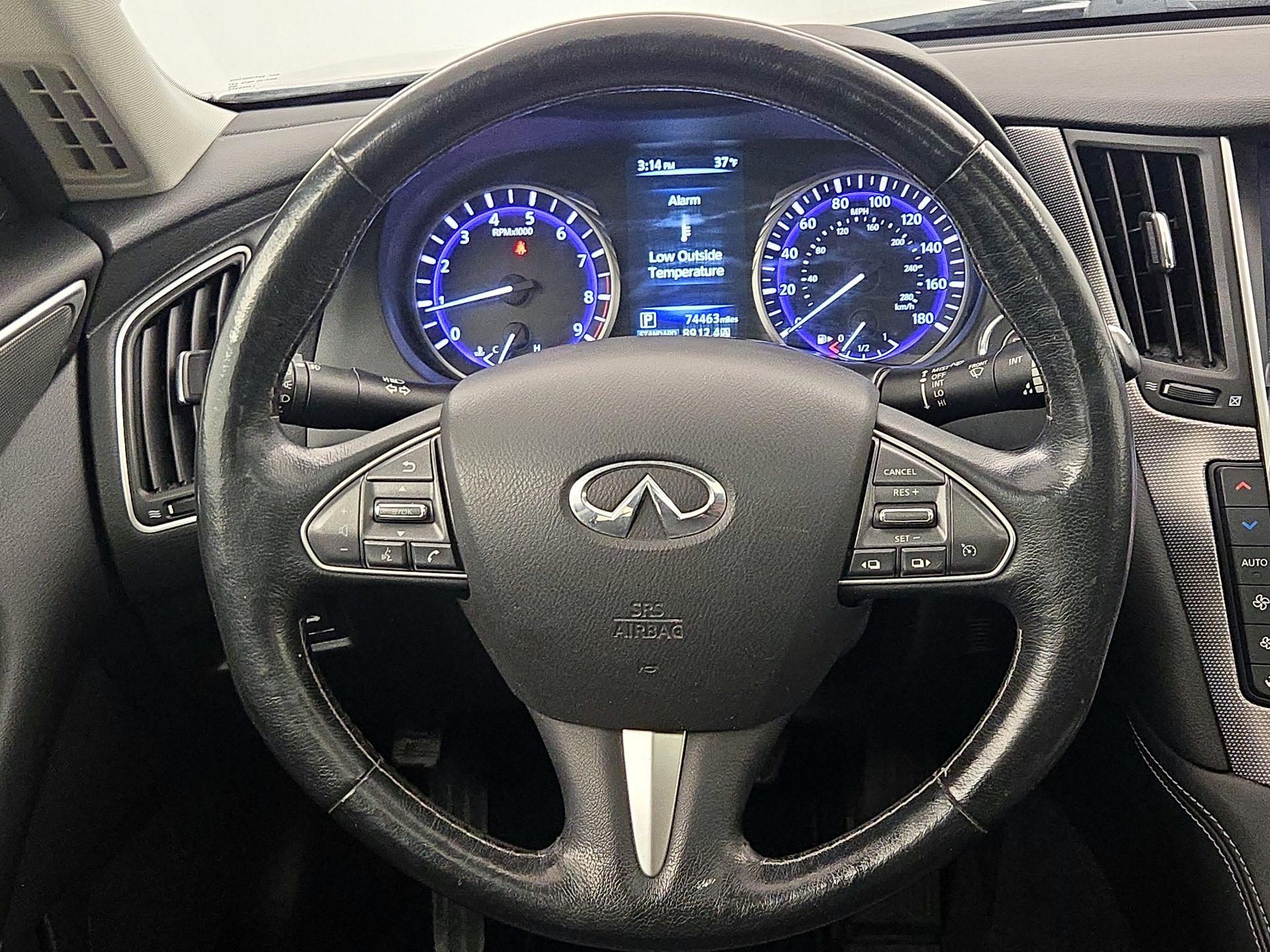 Thumbnail: 2015 INFINITI Q50 - 10