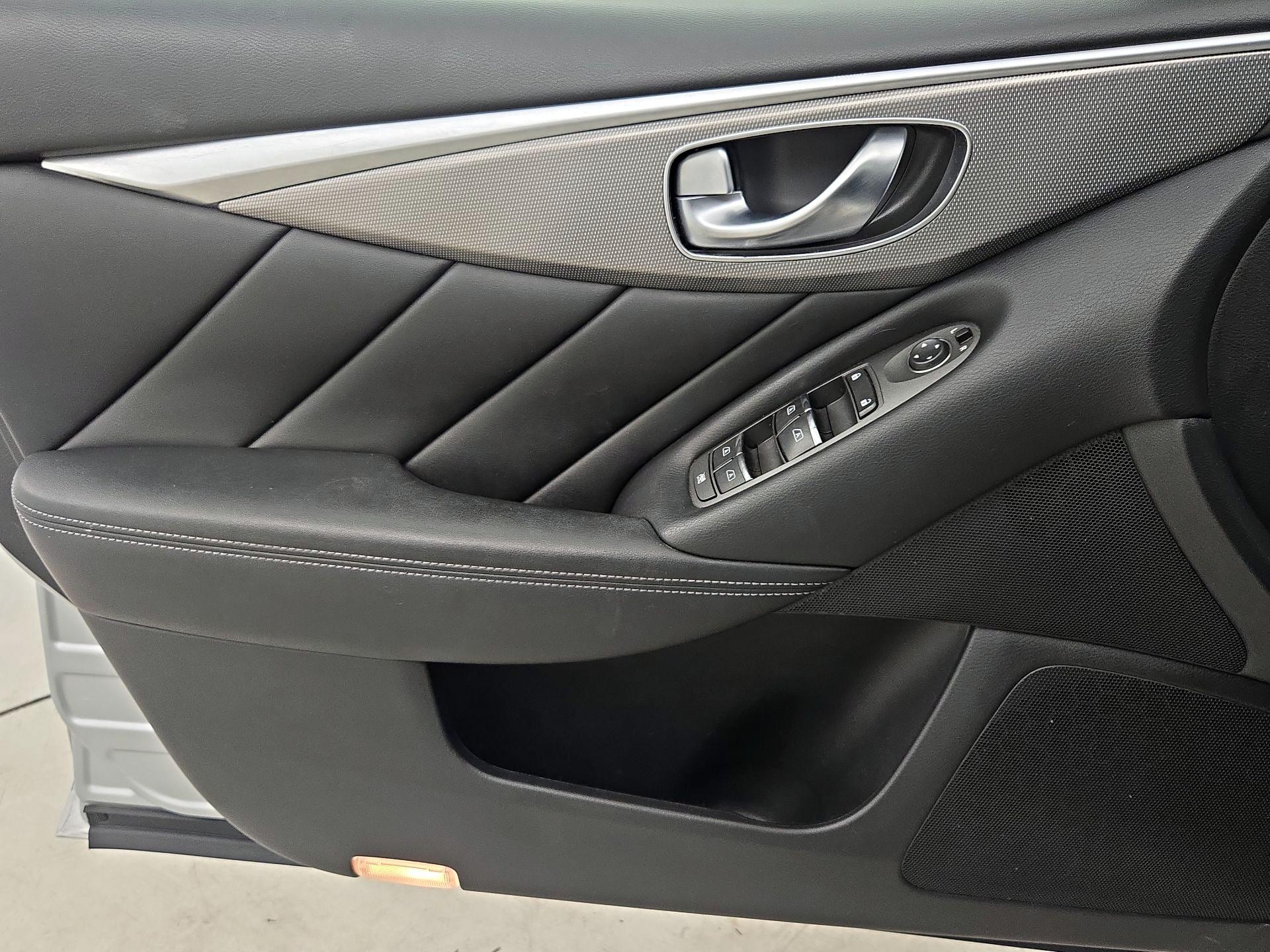 Thumbnail: 2015 INFINITI Q50 - 12