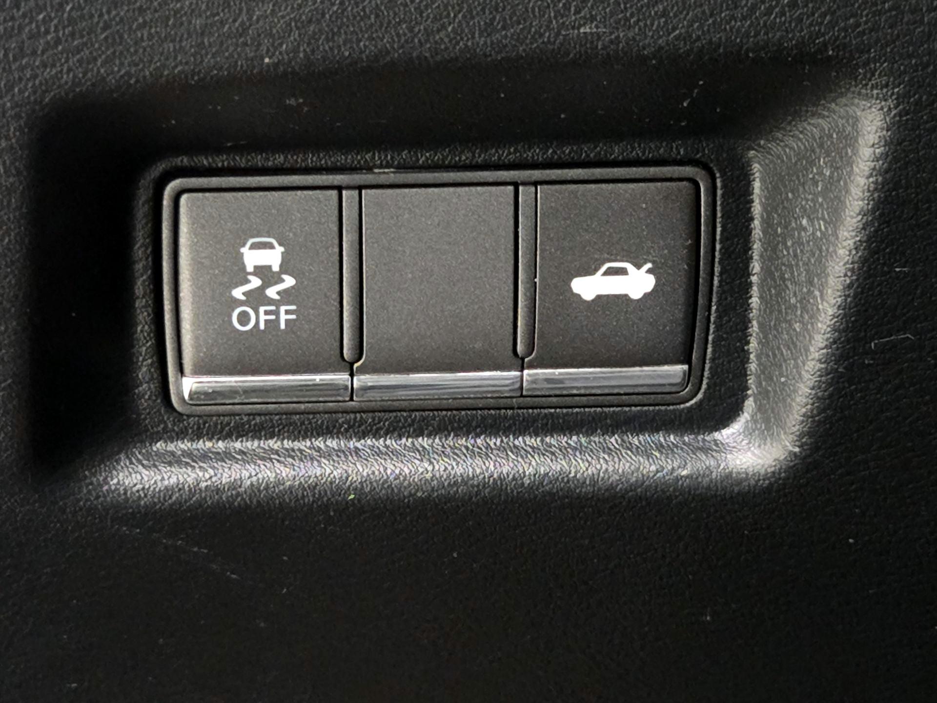 Thumbnail: 2015 INFINITI Q50 - 13