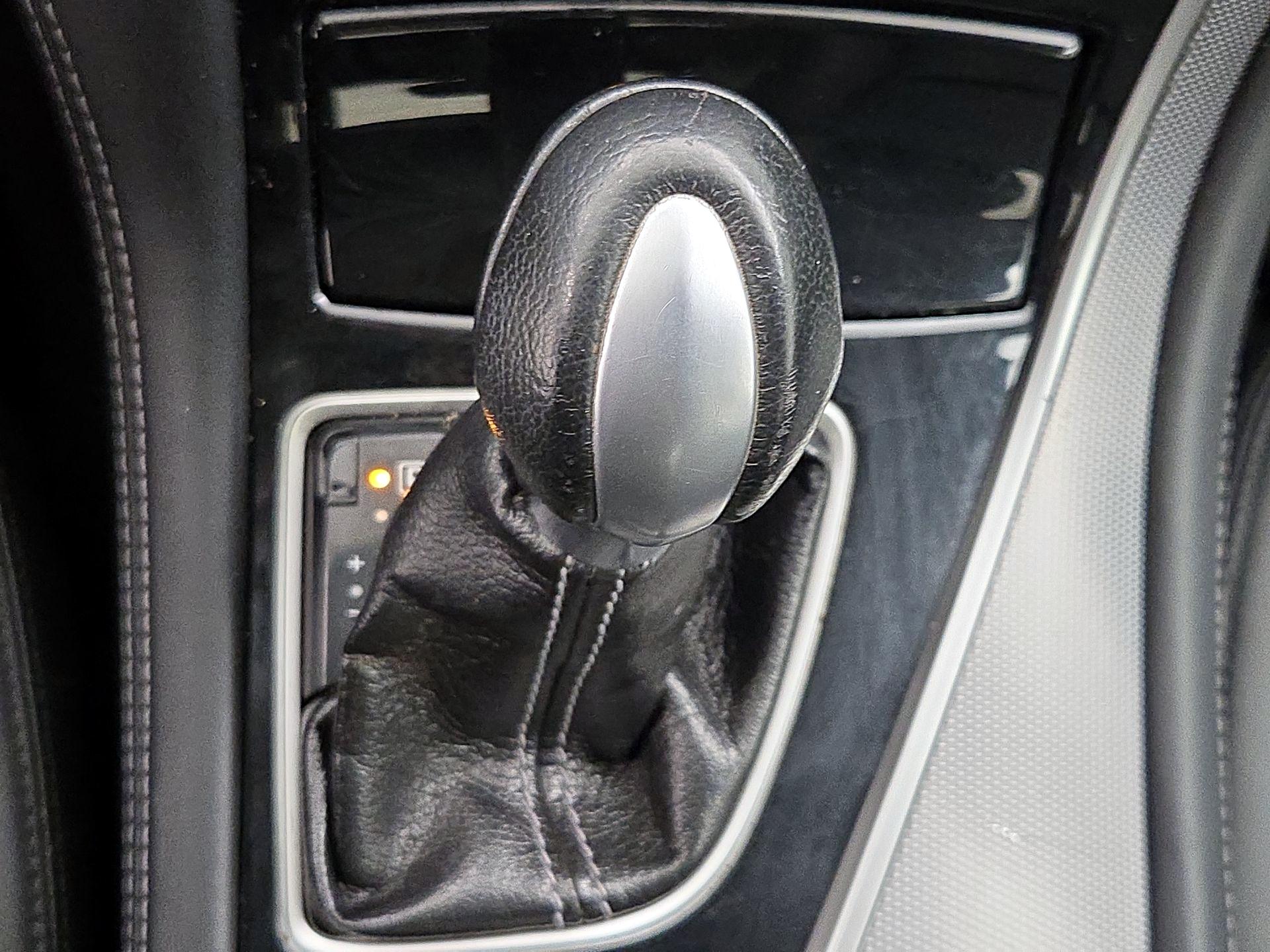 Thumbnail: 2015 INFINITI Q50 - 17