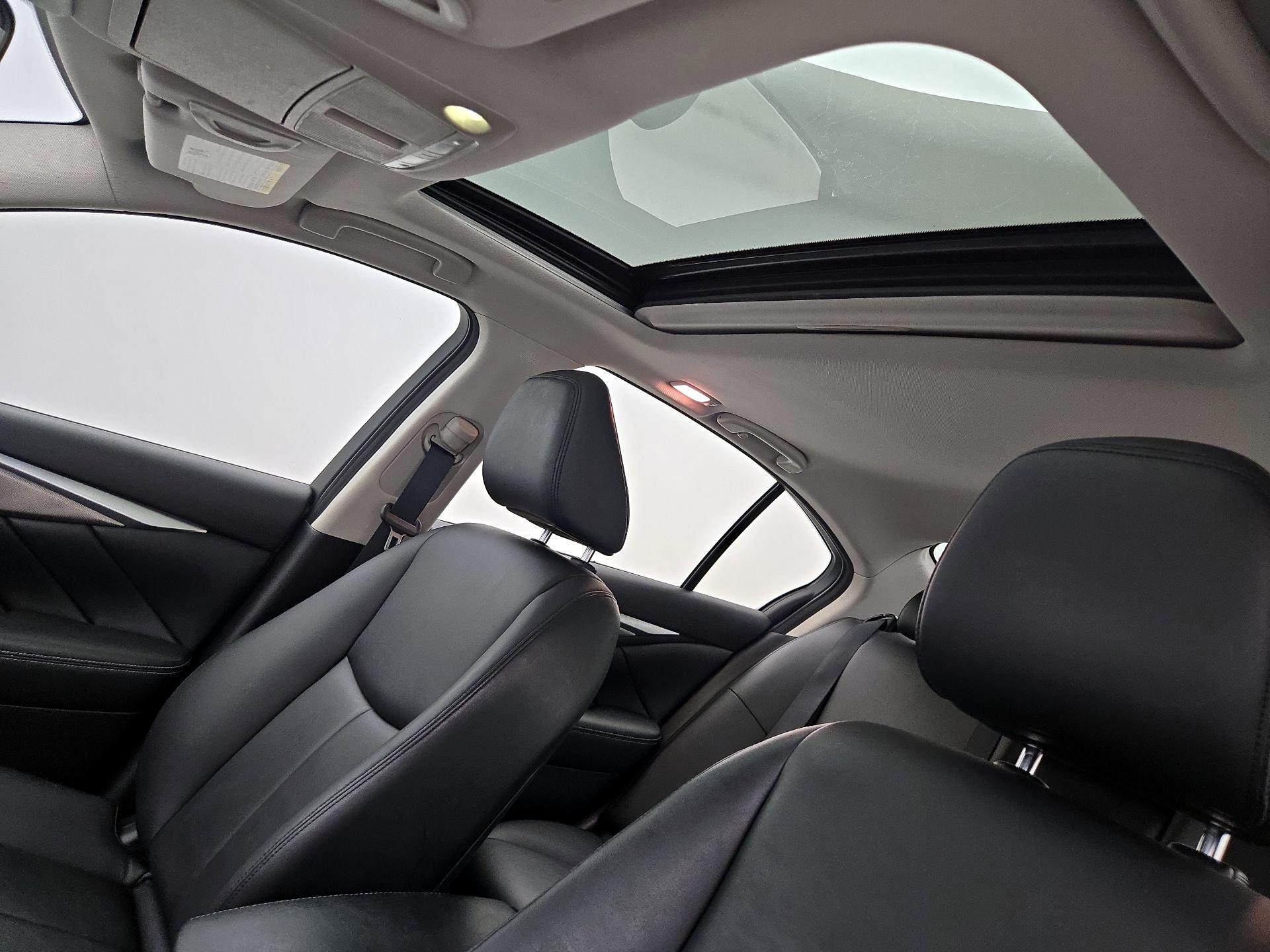 Thumbnail: 2015 INFINITI Q50 - 19