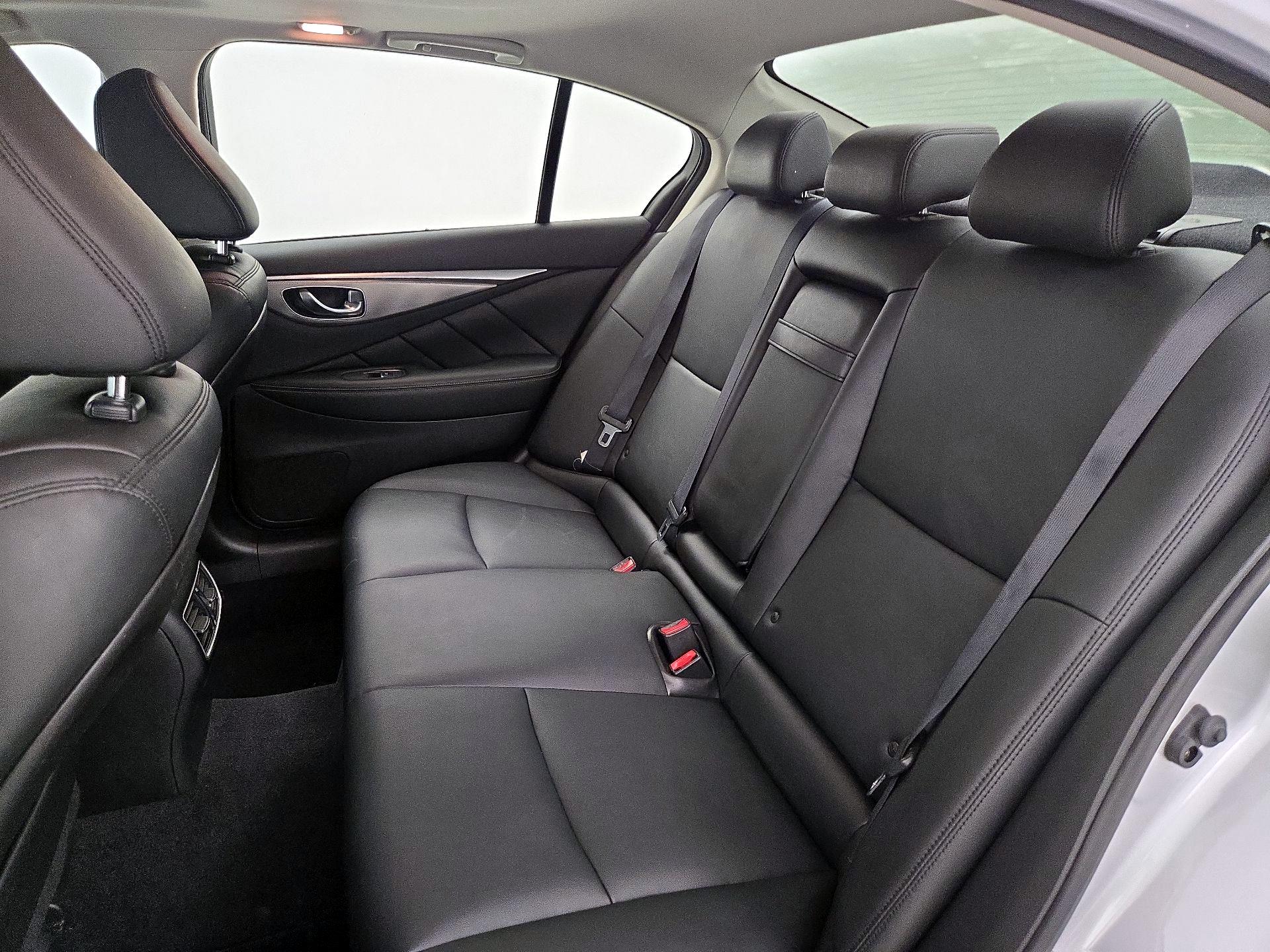 Thumbnail: 2015 INFINITI Q50 - 20