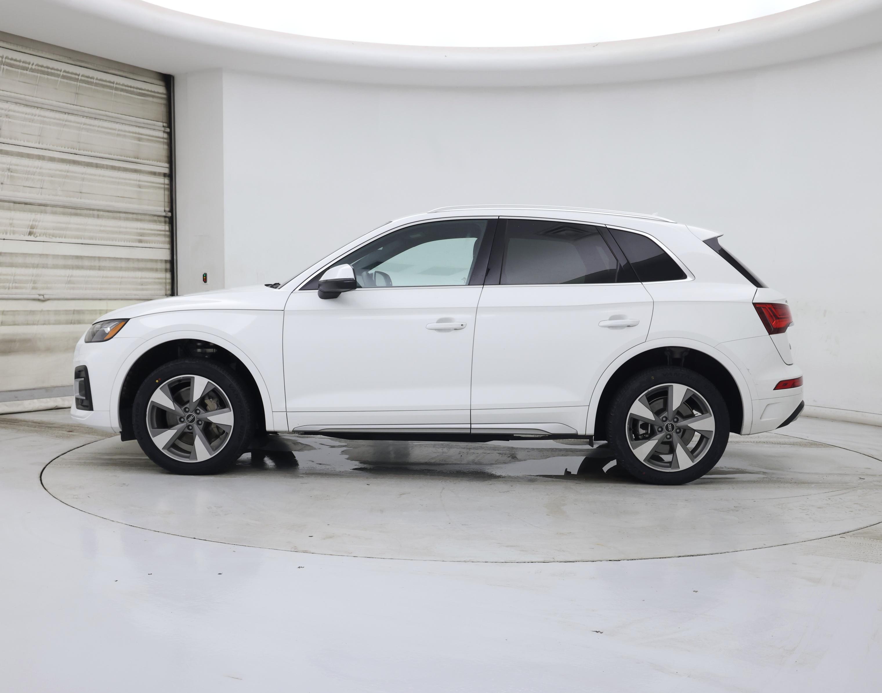 Thumbnail: 2023 Audi Q5 - 3