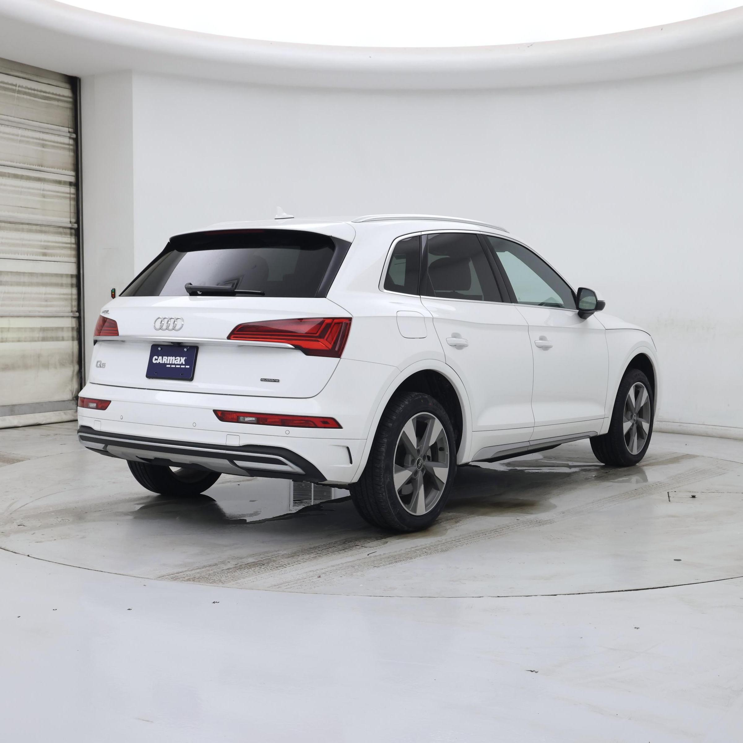 Thumbnail: 2023 Audi Q5 - 8