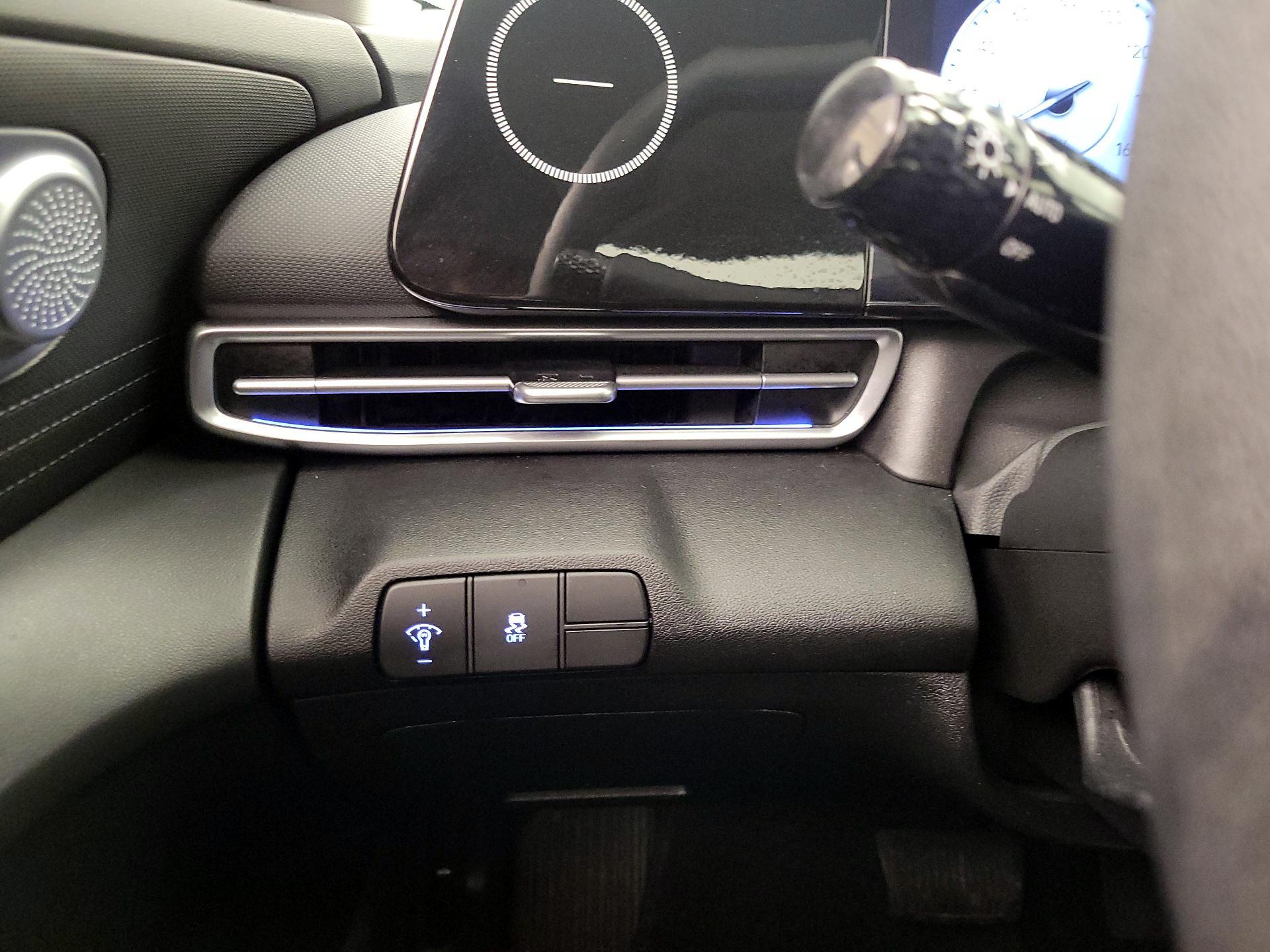 Thumbnail: 2024 Hyundai Elantra - 13