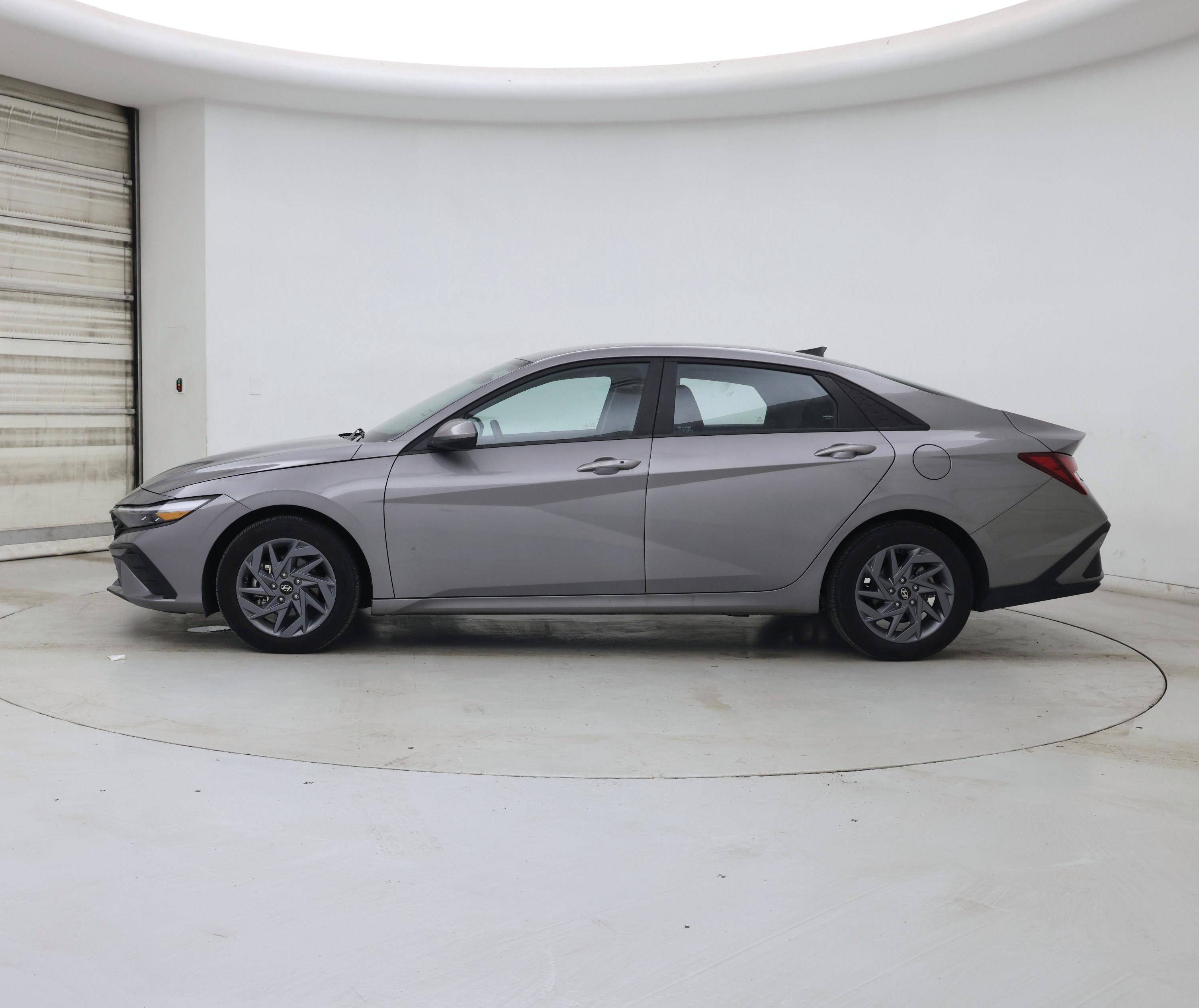 Thumbnail: 2024 Hyundai Elantra - 3