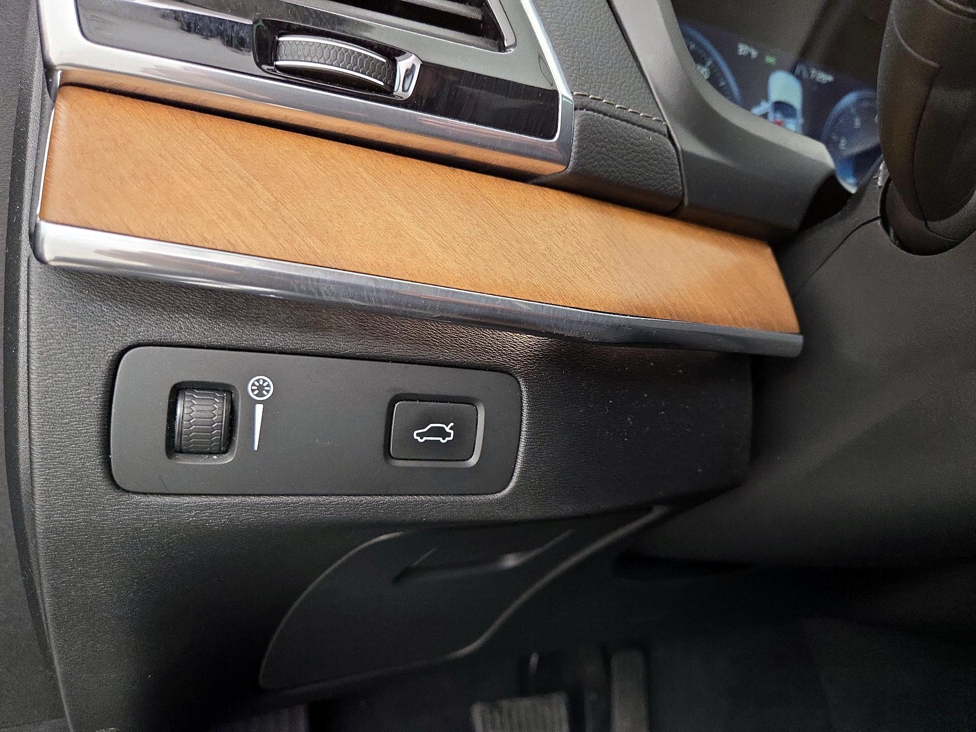 Thumbnail: 2019 Volvo XC90 - 13