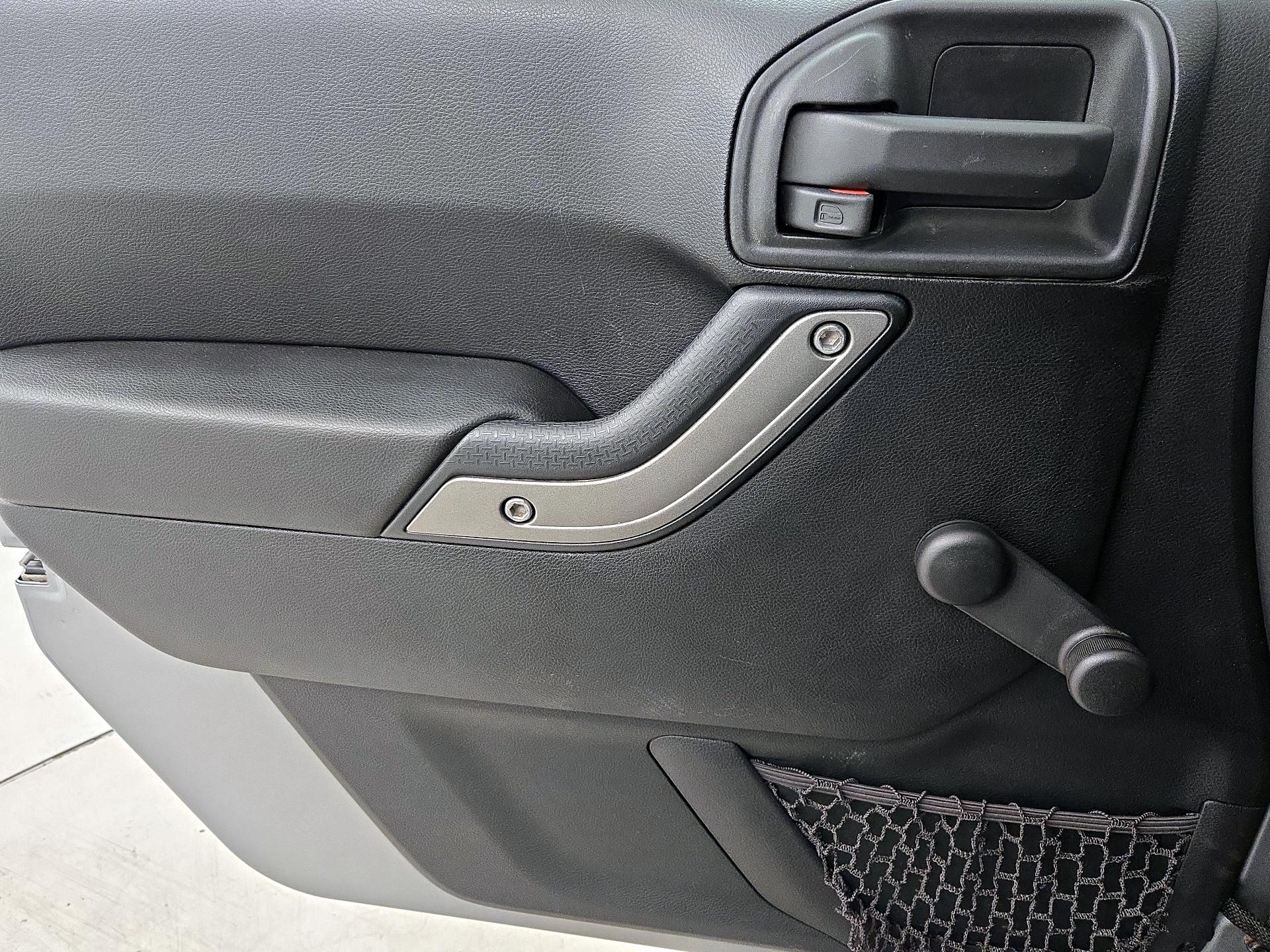 Thumbnail: 2016 Jeep Wrangler - 12