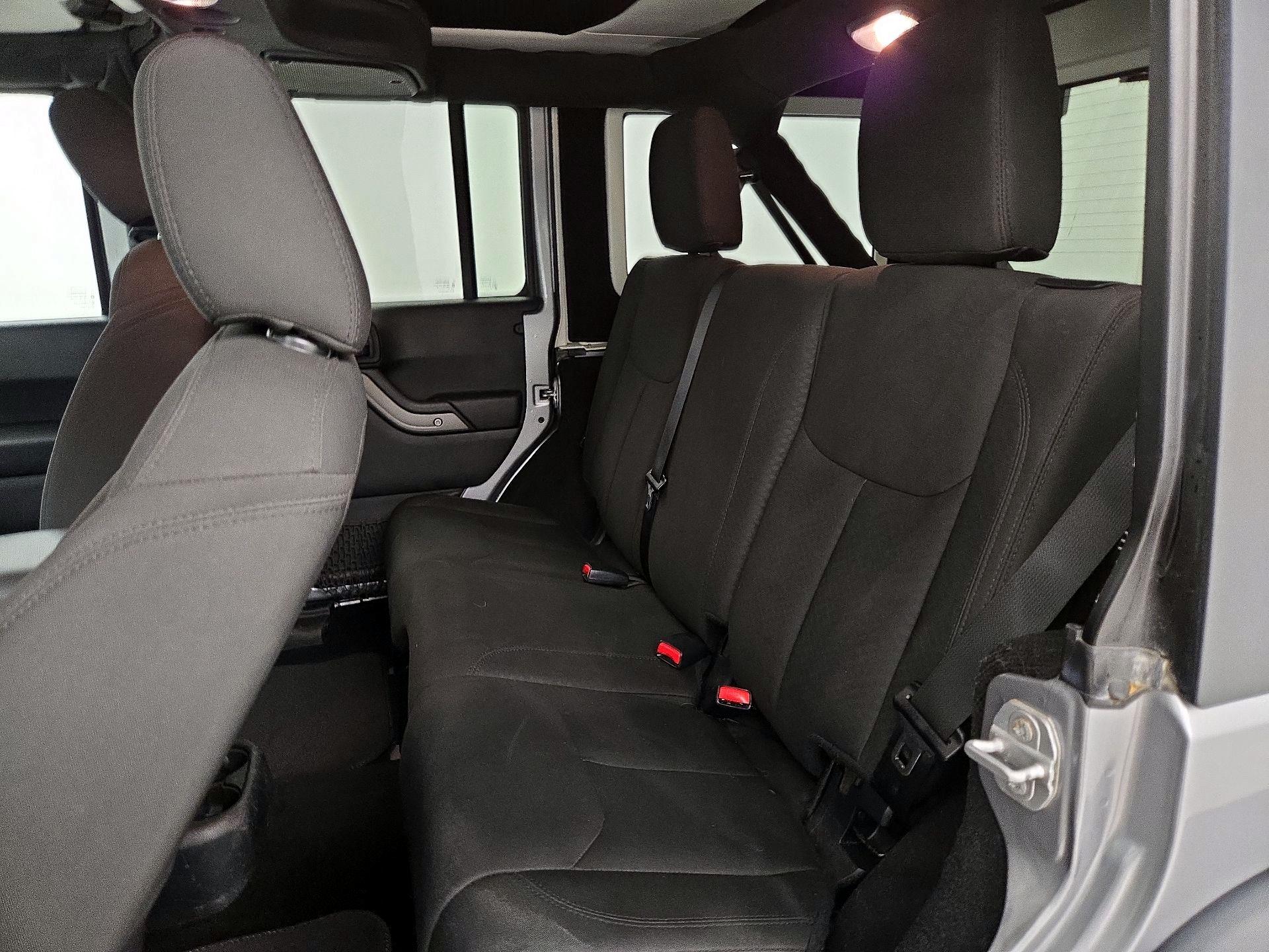 Thumbnail: 2016 Jeep Wrangler - 17