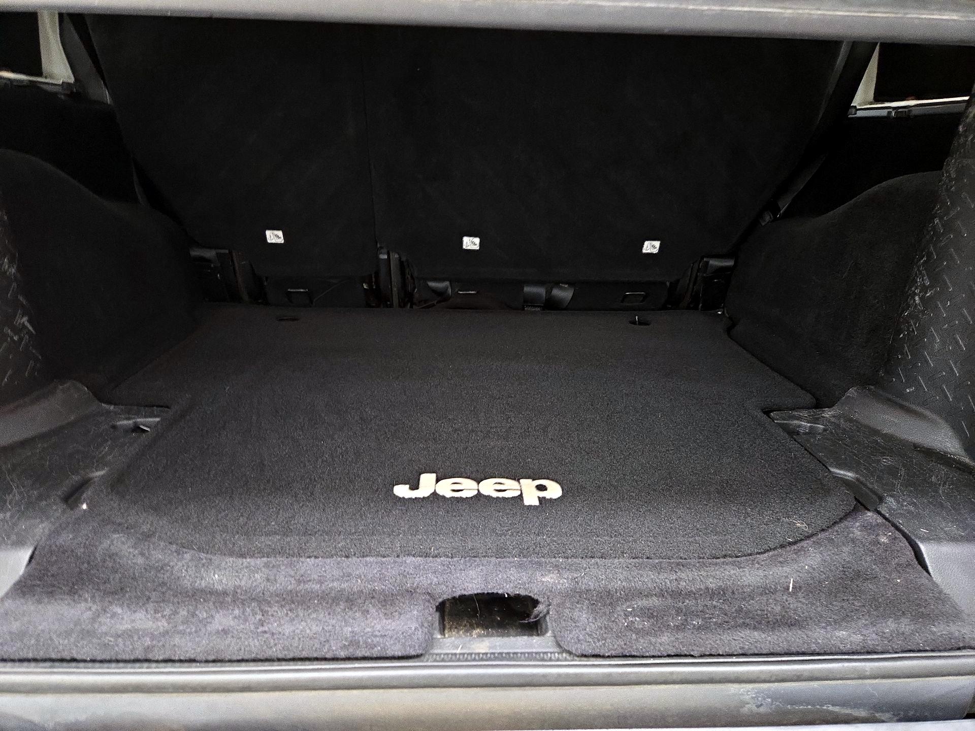 Thumbnail: 2016 Jeep Wrangler - 18