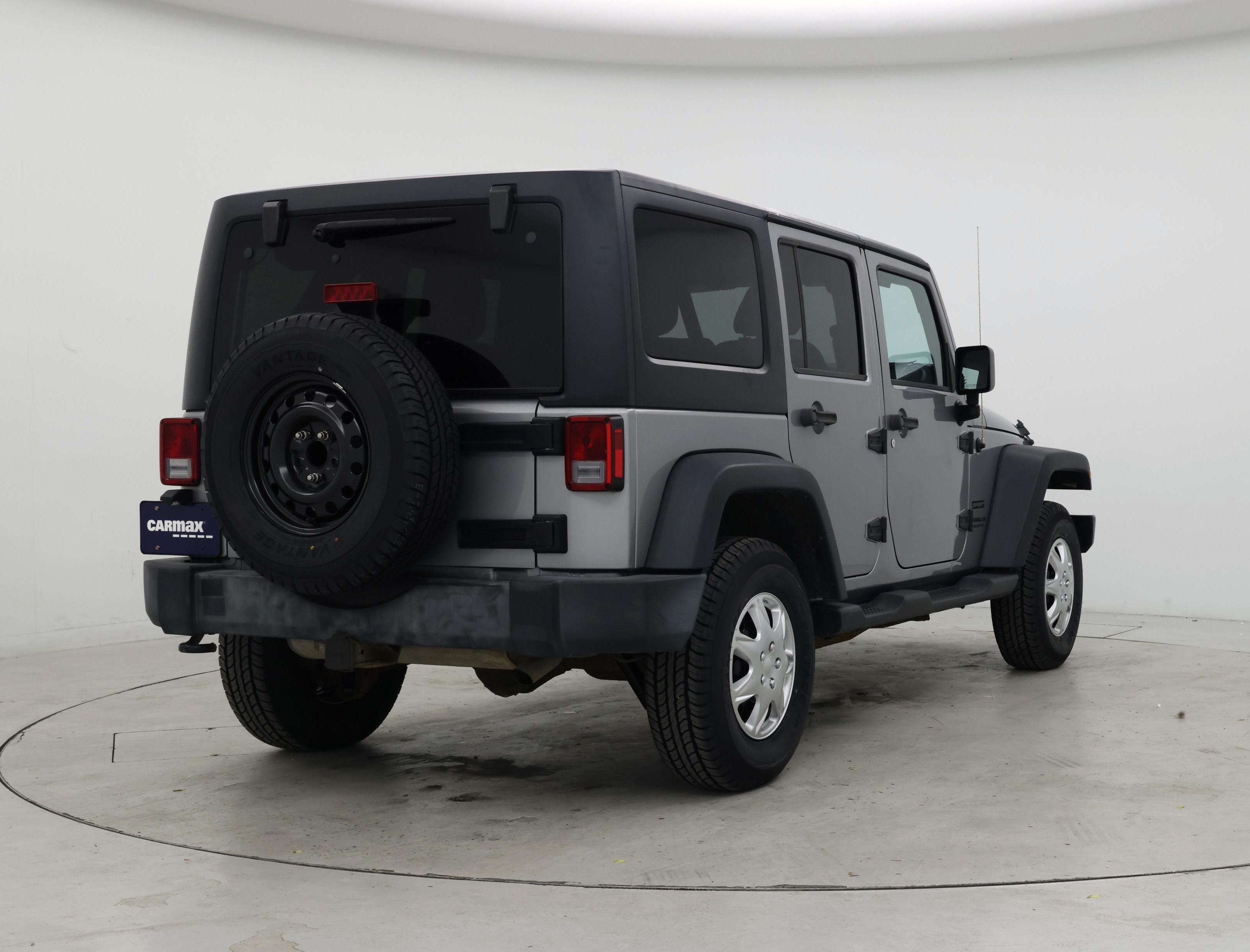 Thumbnail: 2016 Jeep Wrangler - 8