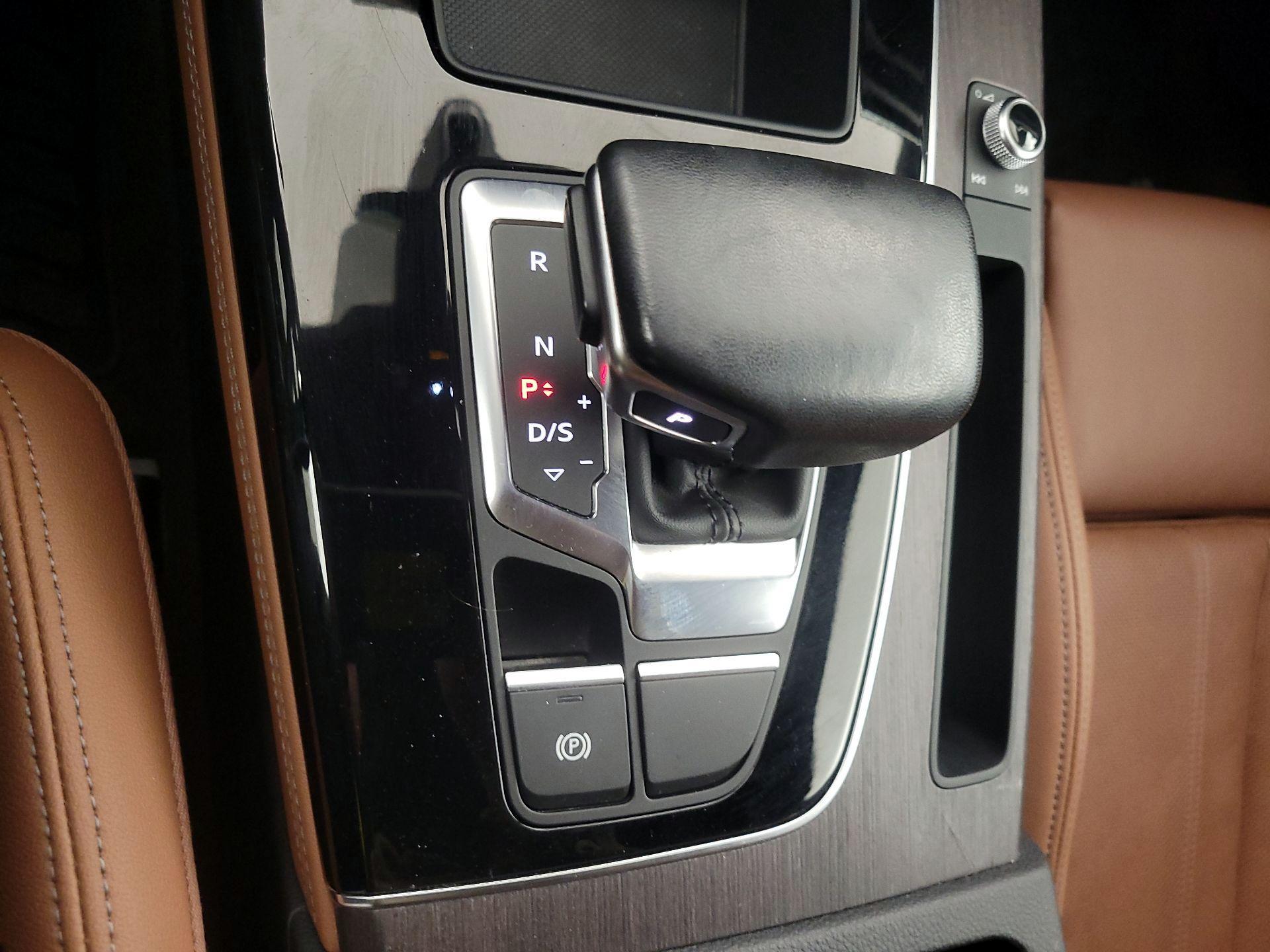 Thumbnail: 2023 Audi Q5 - 17