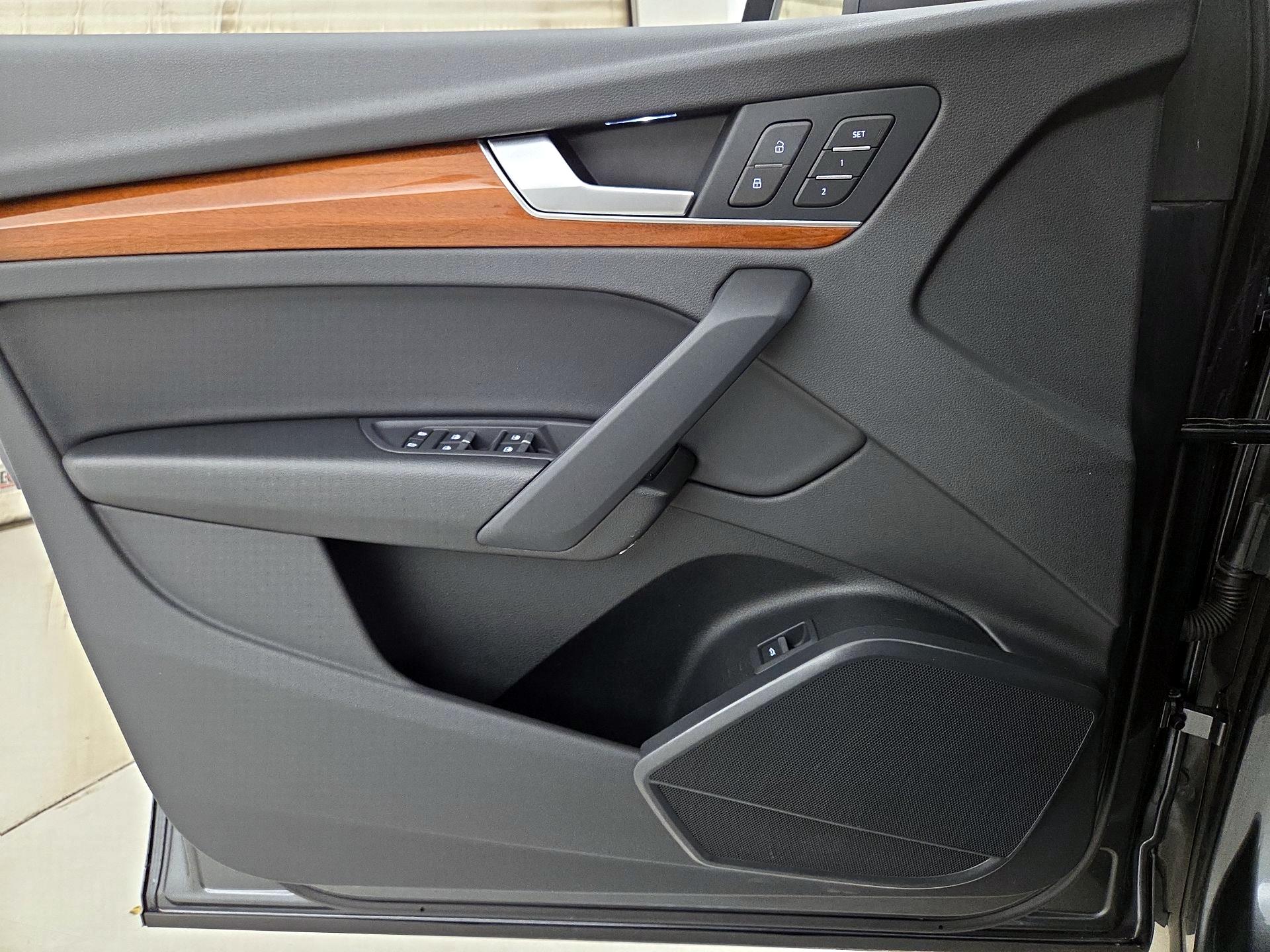 Thumbnail: 2023 Audi Q5 - 12