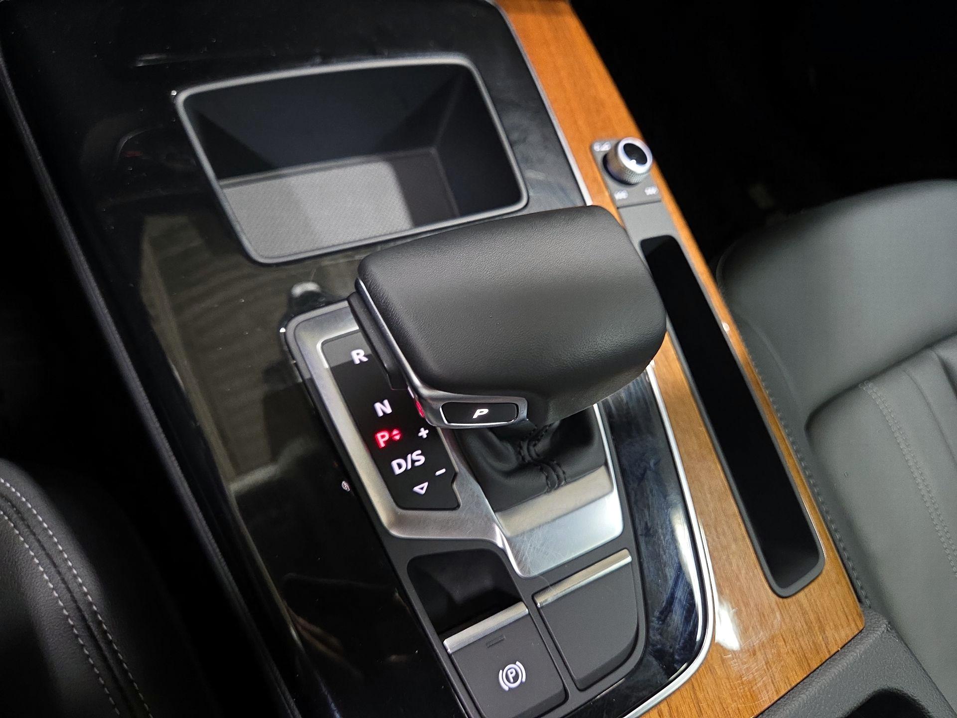 Thumbnail: 2023 Audi Q5 - 17