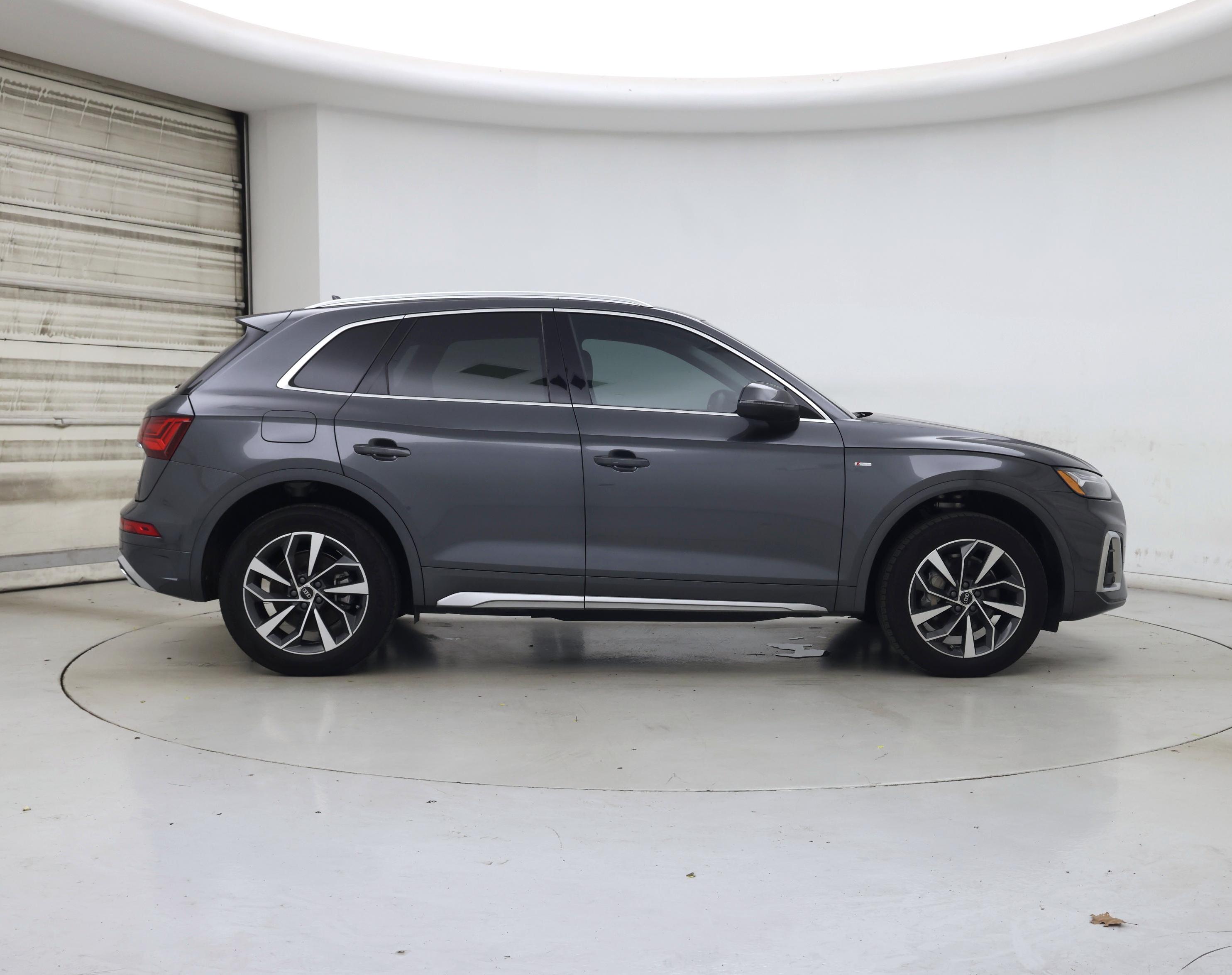 Thumbnail: 2023 Audi Q5 - 7