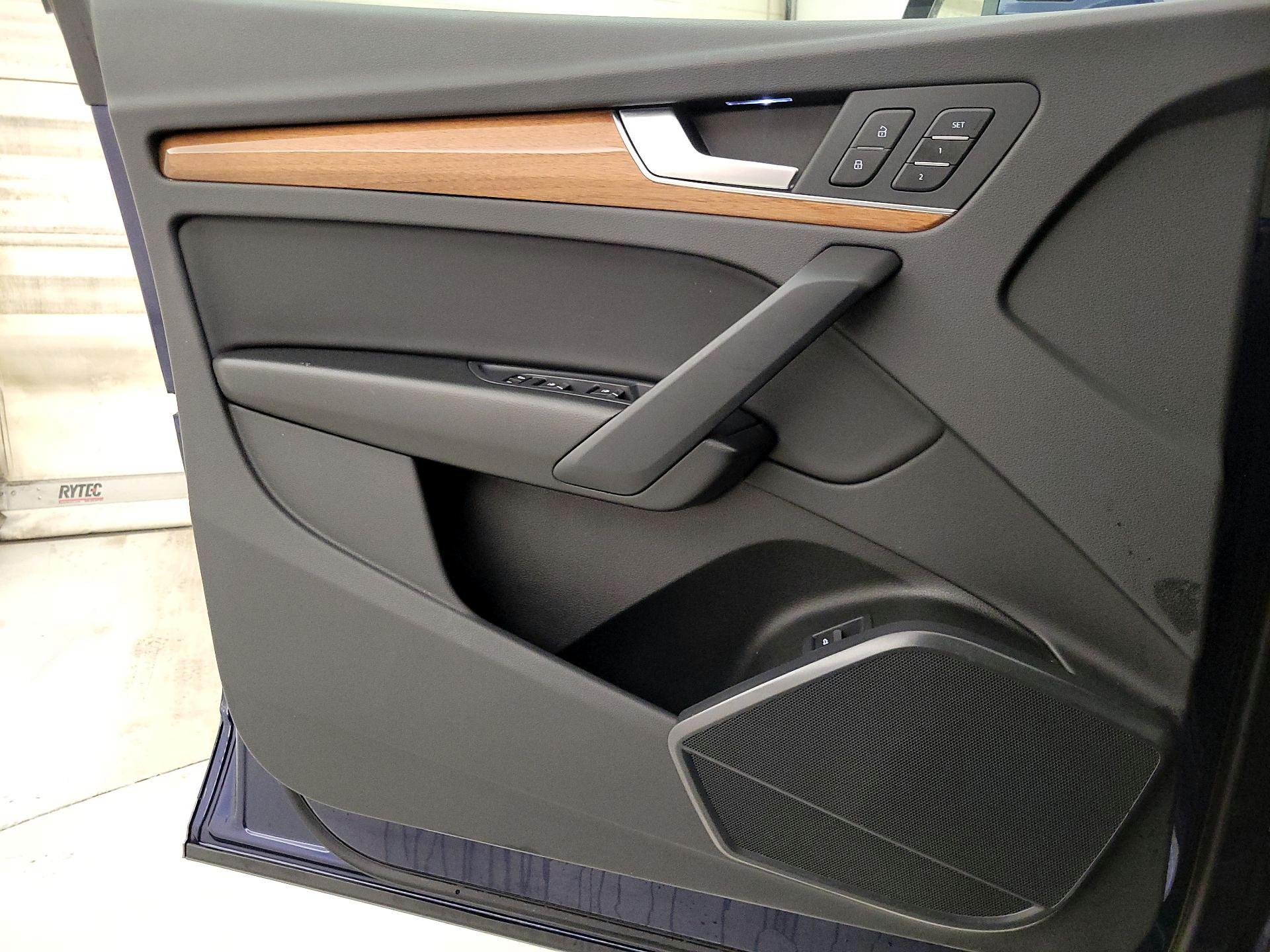 Thumbnail: 2022 Audi Q5 - 12