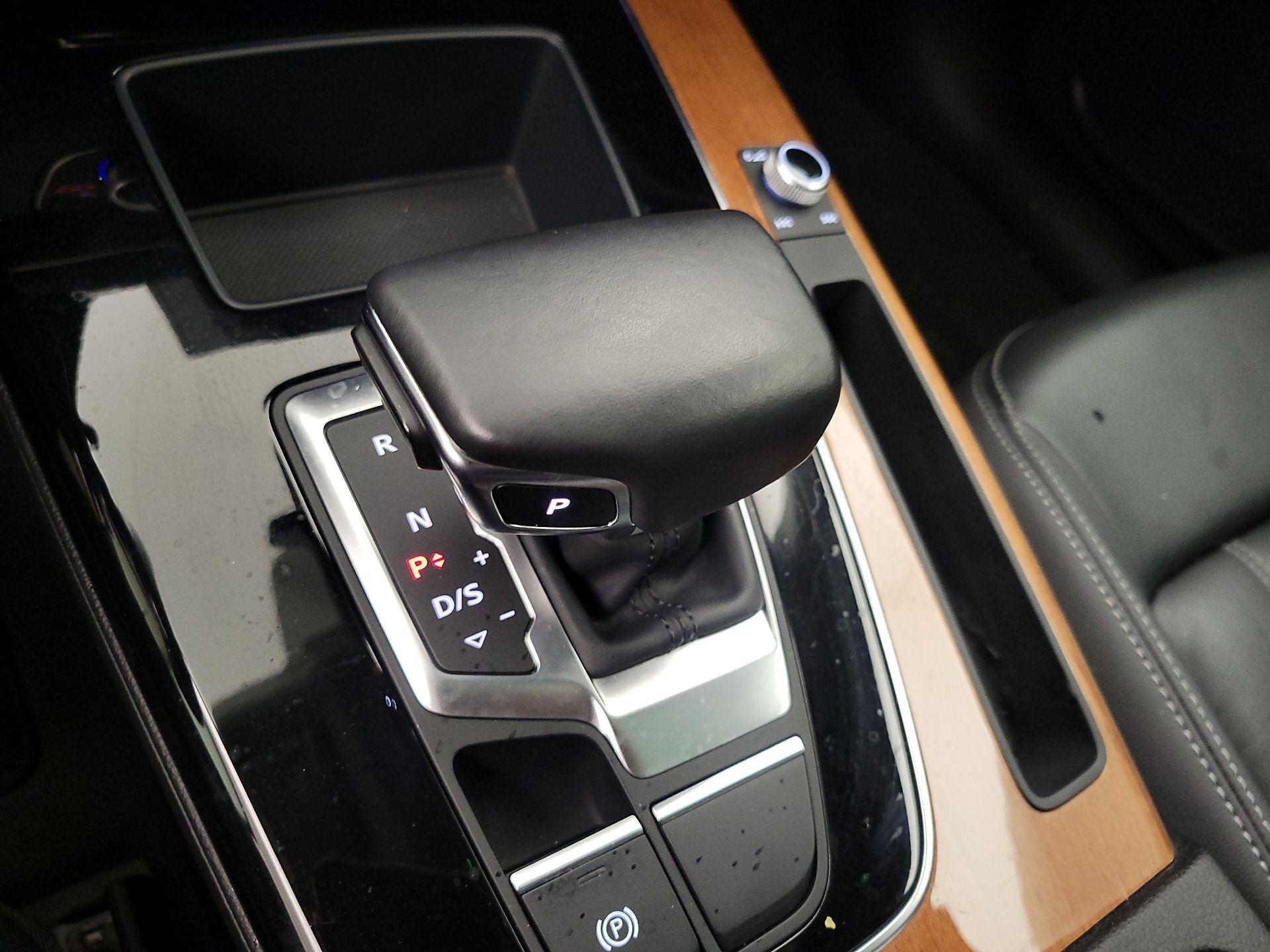 Thumbnail: 2022 Audi Q5 - 17