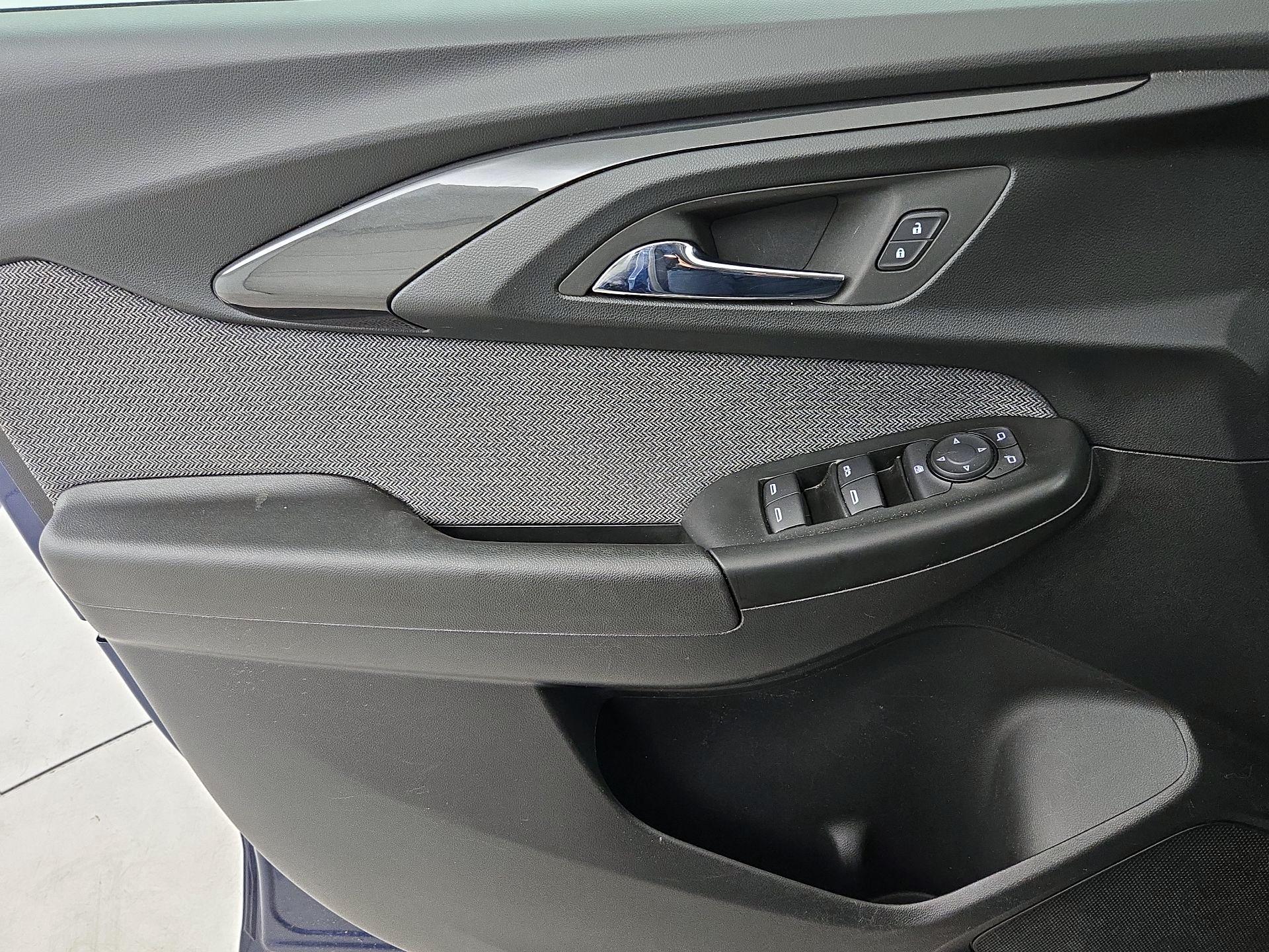 Thumbnail: 2023 Chevrolet TrailBlazer - 12