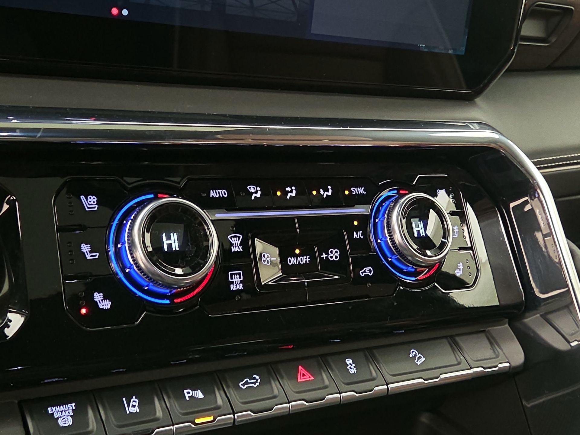 Thumbnail: 2025 GMC Sierra 2500 - 16