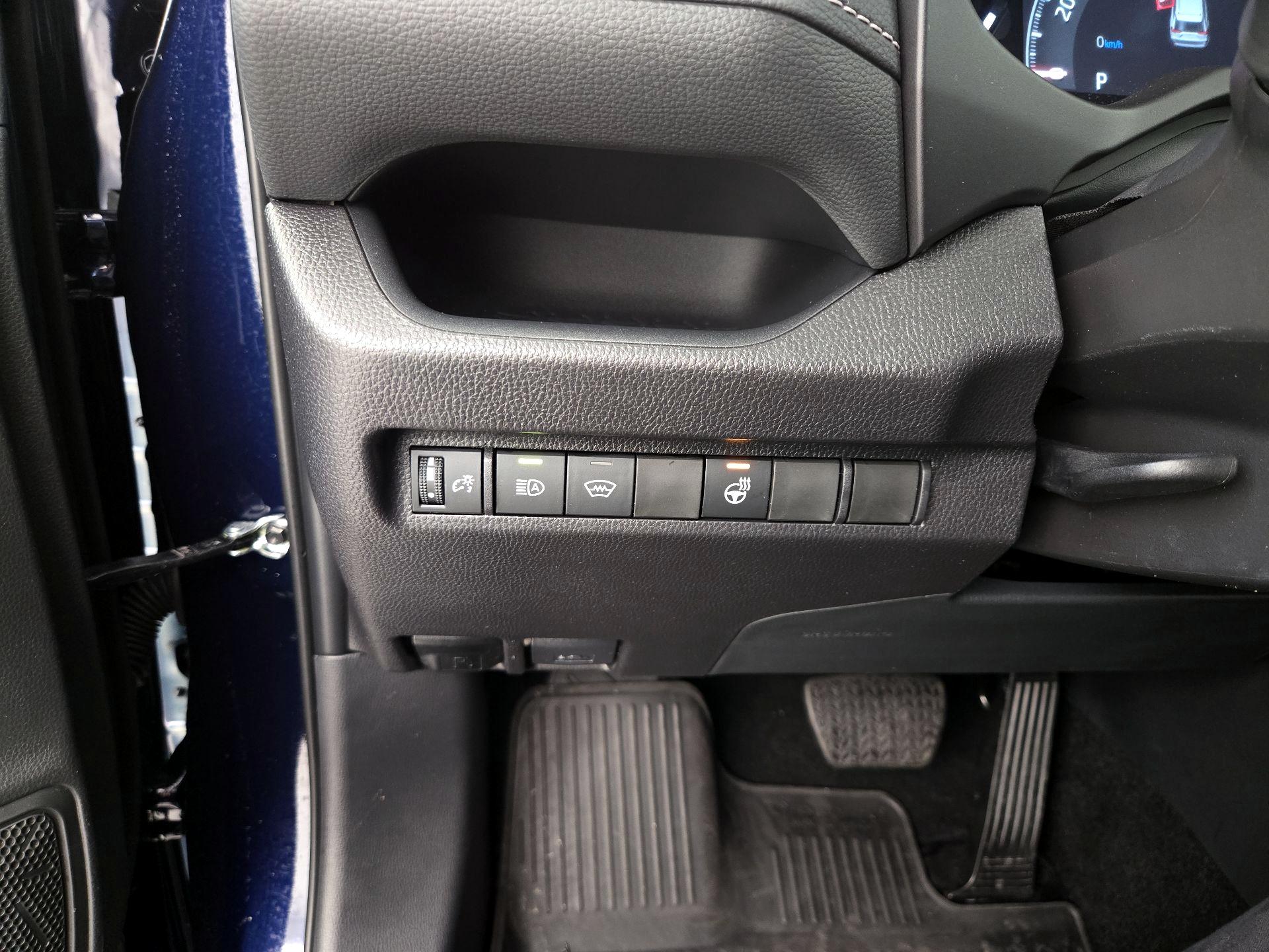 Thumbnail: 2025 Toyota RAV4 - 13