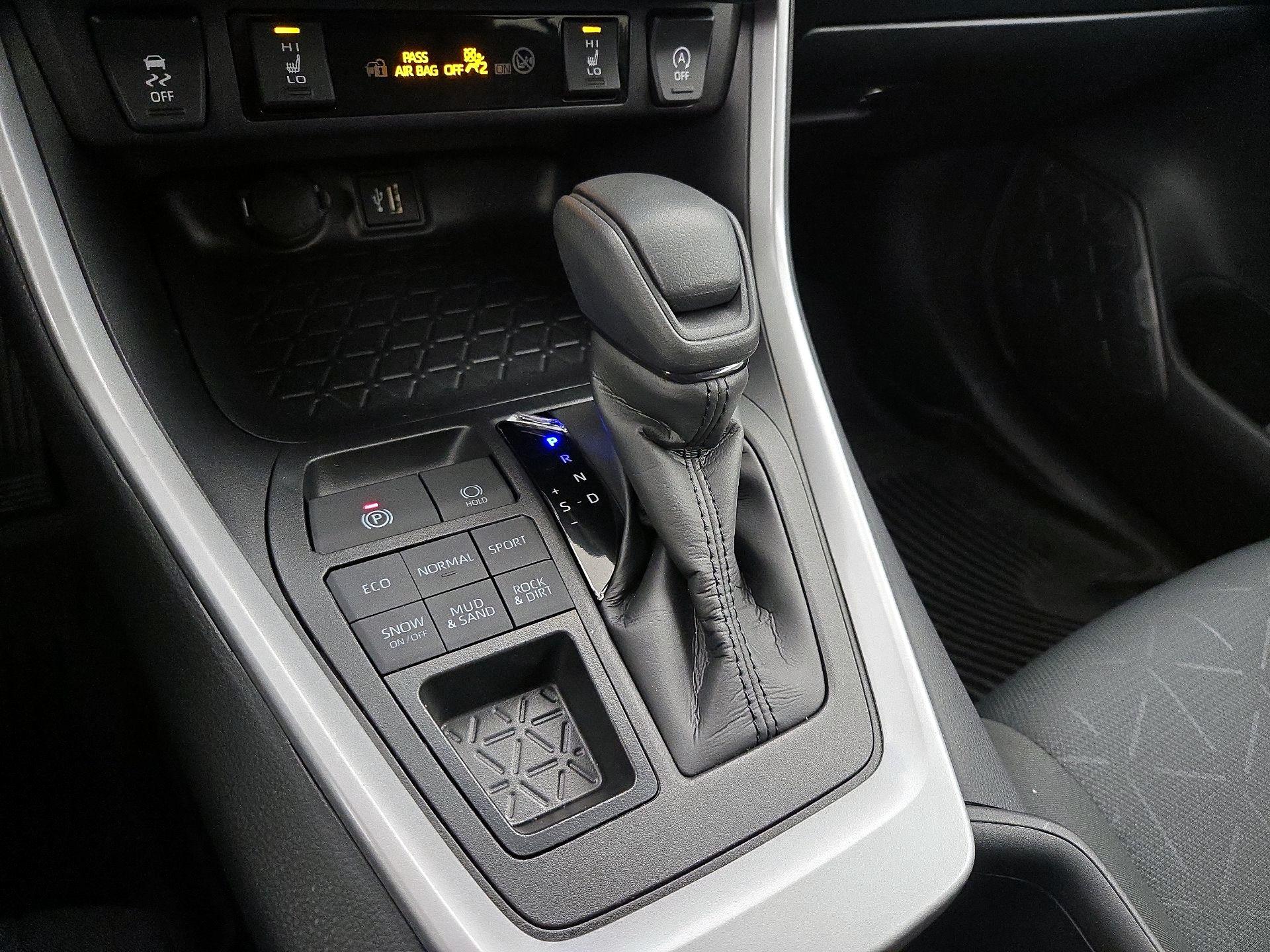 Thumbnail: 2025 Toyota RAV4 - 17