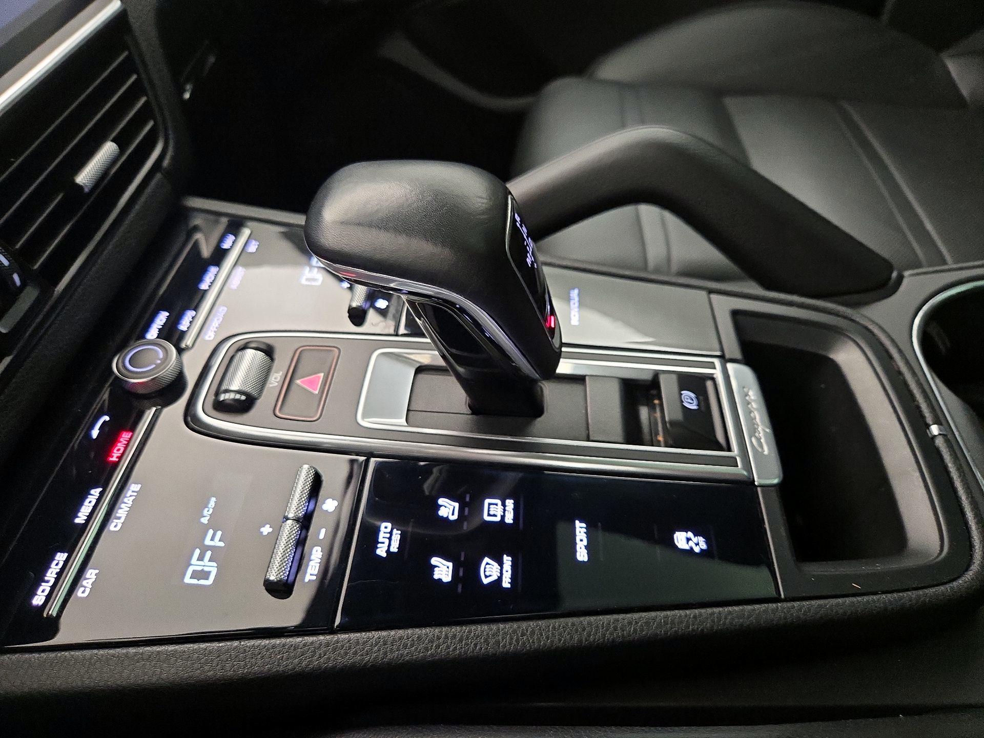 Thumbnail: 2019 Porsche Cayenne - 18