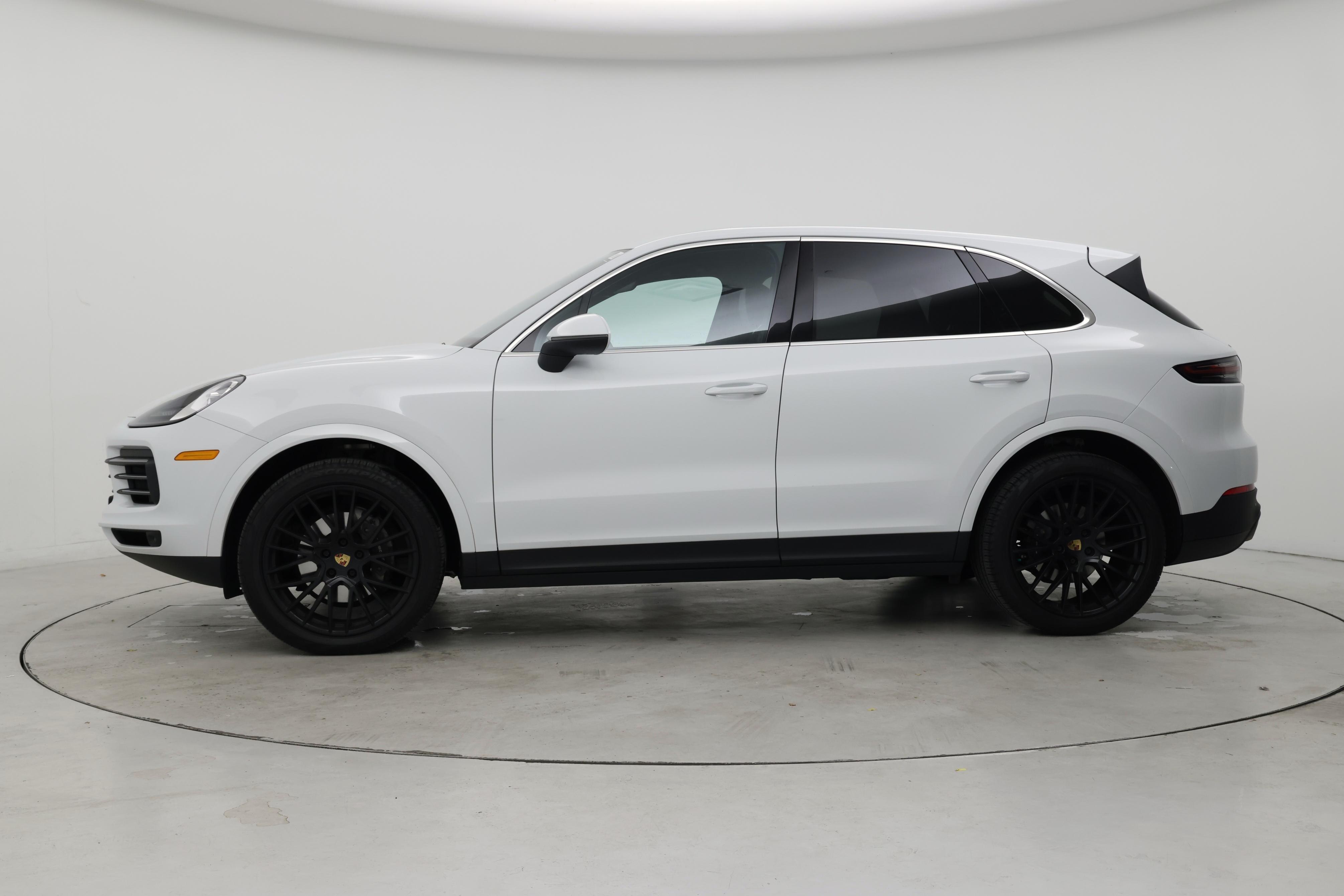 Thumbnail: 2019 Porsche Cayenne - 3