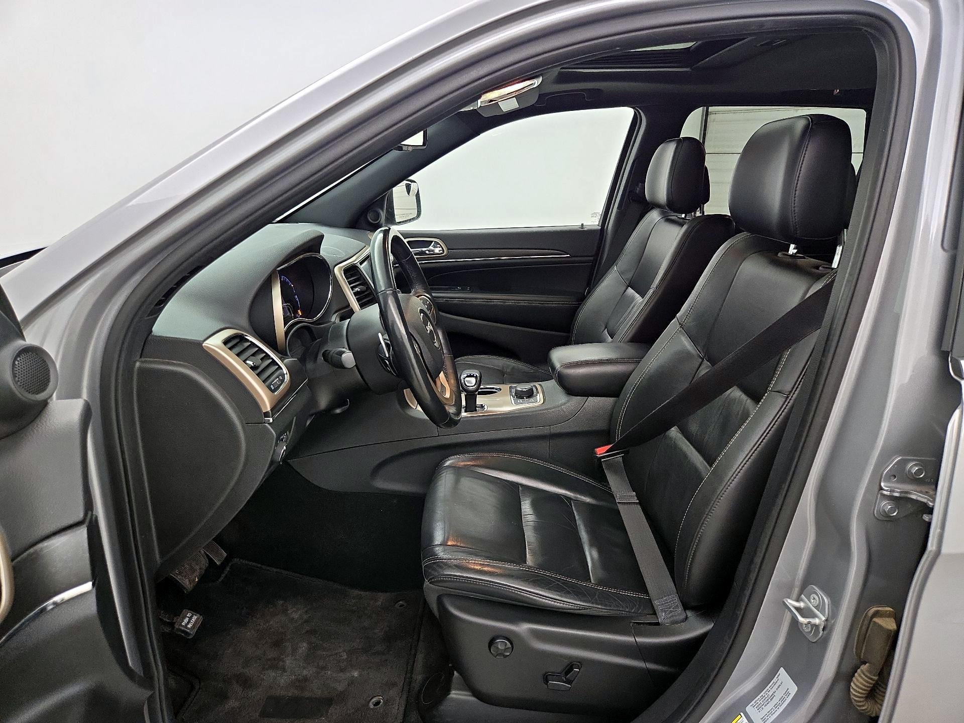 Thumbnail: 2015 Jeep Grand Cherokee - 11